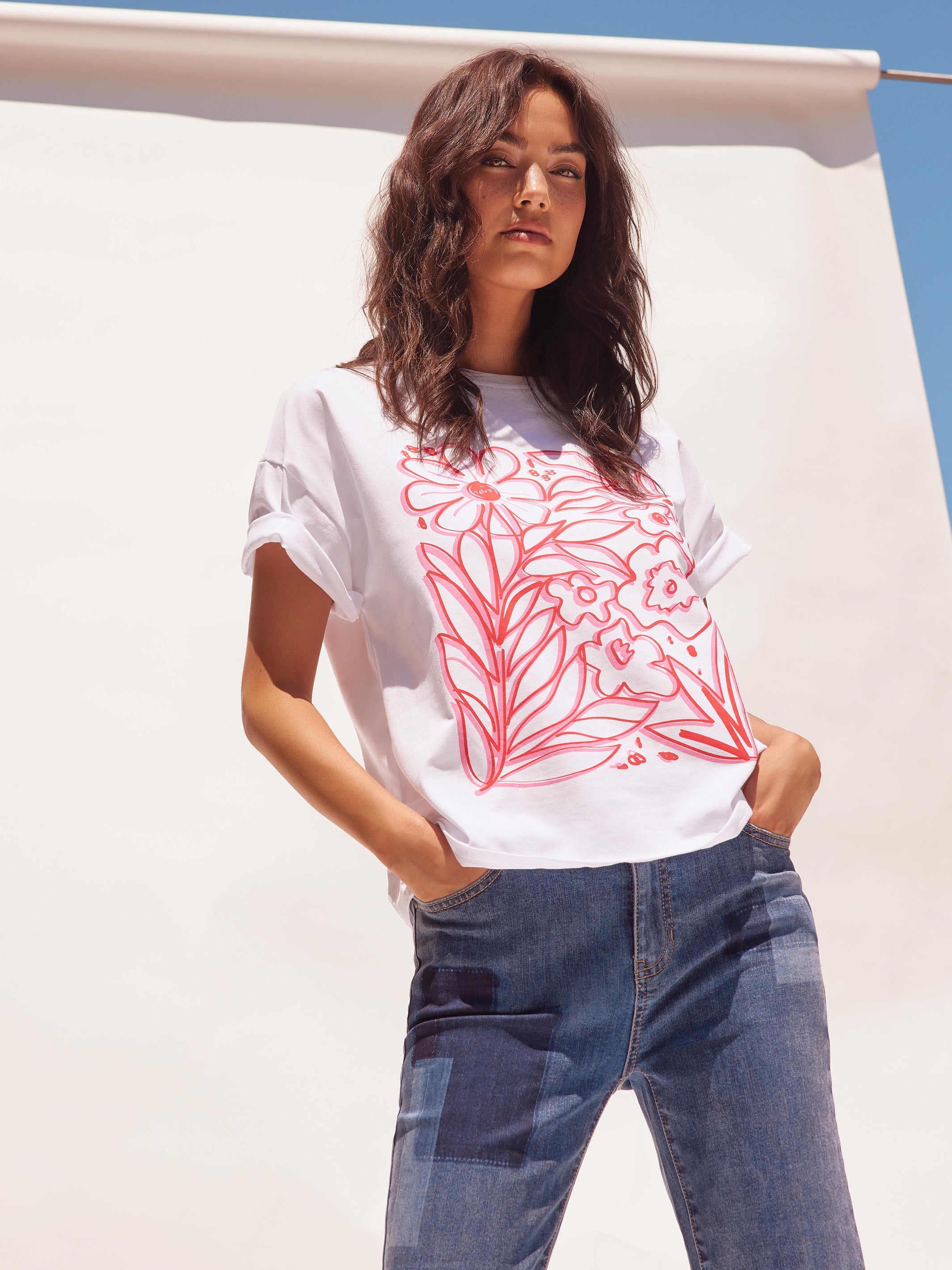 Loose Fit Graphic T-Shirt for Men & Women | Comfortable Cotton White Tee | Casual Streetwear & Everyday Outfit