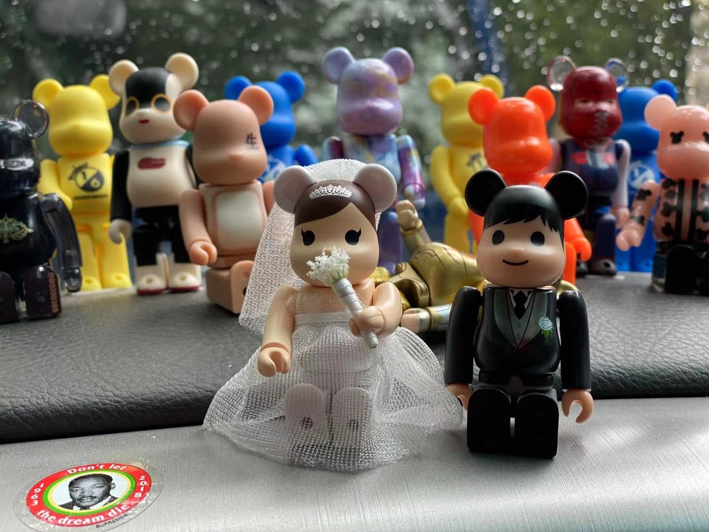 MEDICOM TOY BE@RBRICK Wedding Marriage Groom & Bride 100% Bearbrick Collectible Figure - Perfect for Wedding Decor, Anniversary Gifts & Toy Collectors