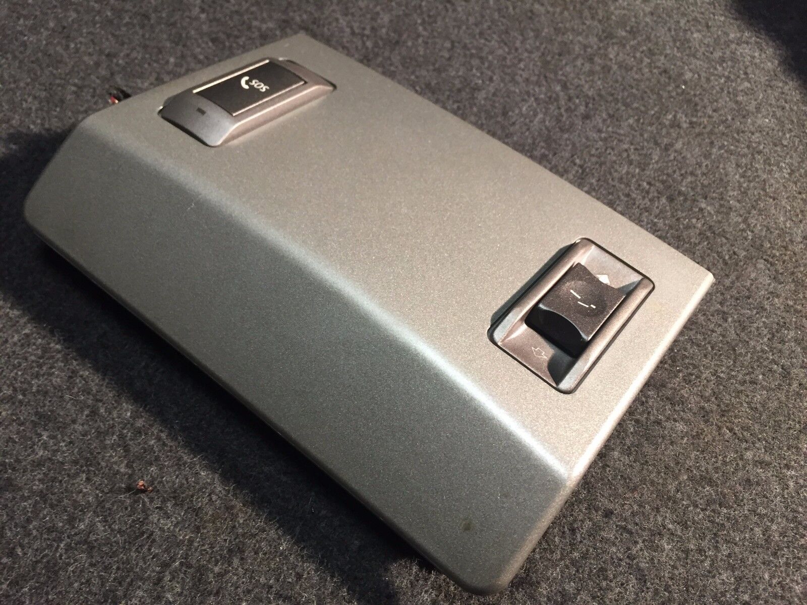 2002-2005 BMW 745i E65 SOS & Sunroof Switch with Trim - OEM Part #7 012 196 - Compatible with 7 Series Sedan for Easy Roof Control & Emergency Assistance