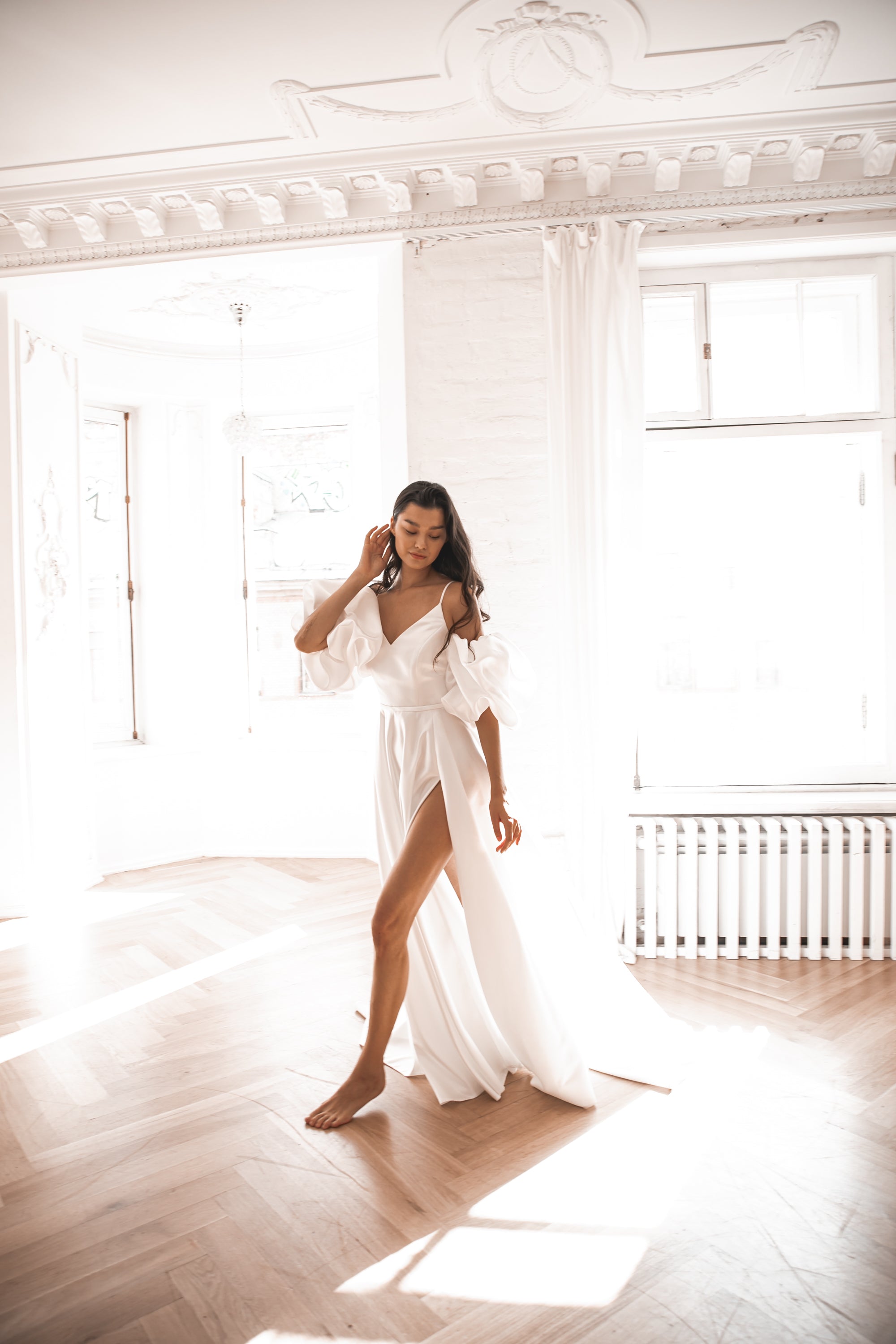 Elegant Satin Wedding Dress with Front Slit - Perfect for Bridal Gowns, Formal Events & Evening Occasions