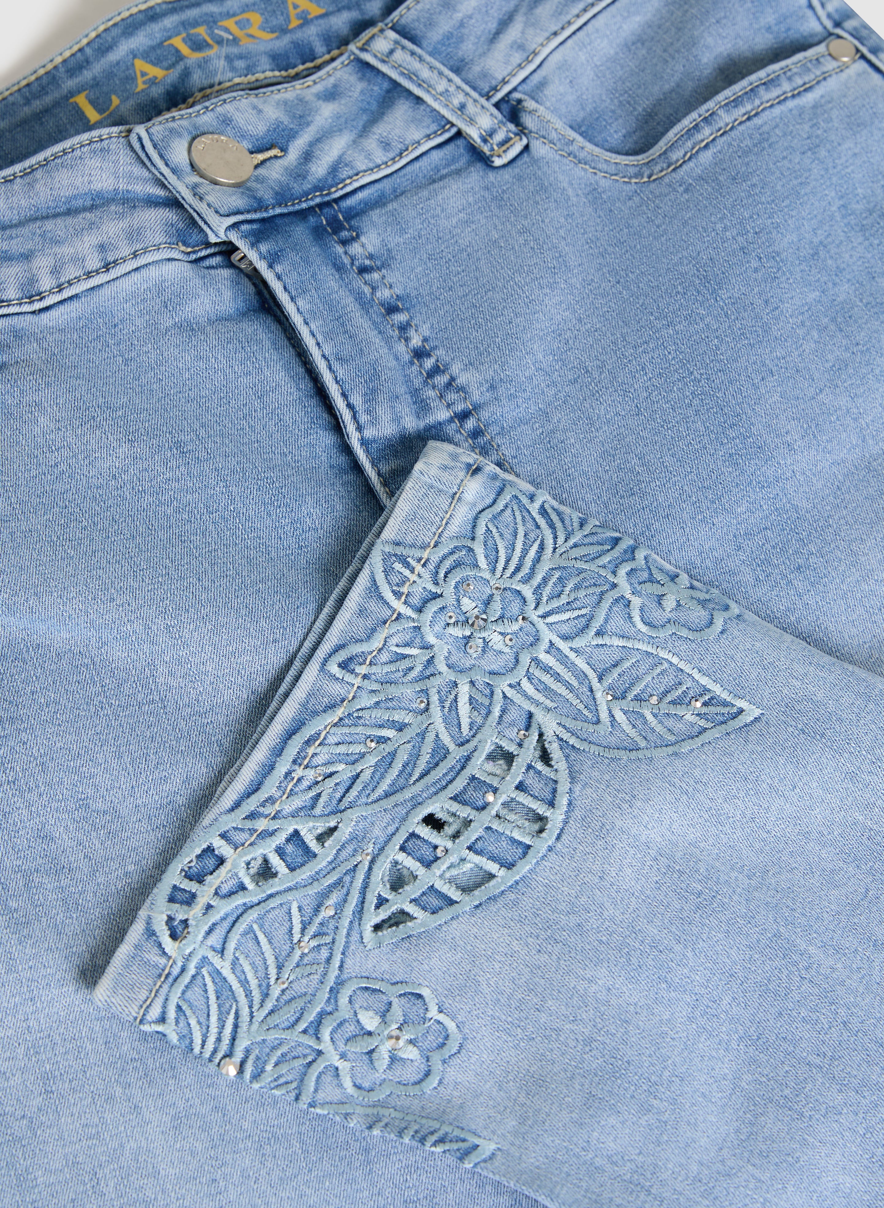 Embroidered Capri Jeans for Women - High Waisted Stretch Denim Pants with Floral Design | Perfect for Summer Outfits, Casual Wear & Beach Vacations