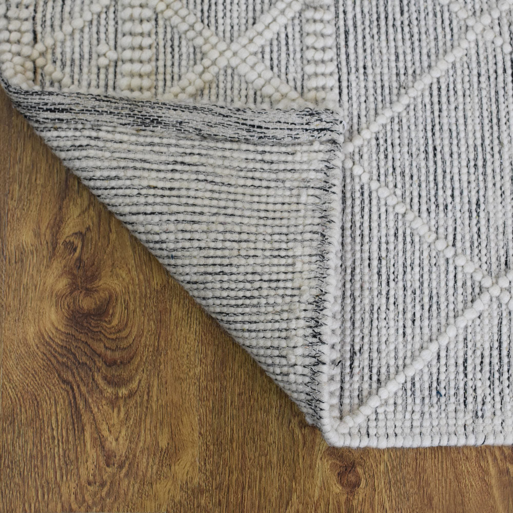Handwoven Bohemian Style Sculpture Rug - Soft & Durable for Living Room, Bedroom, or Boho Home Decor