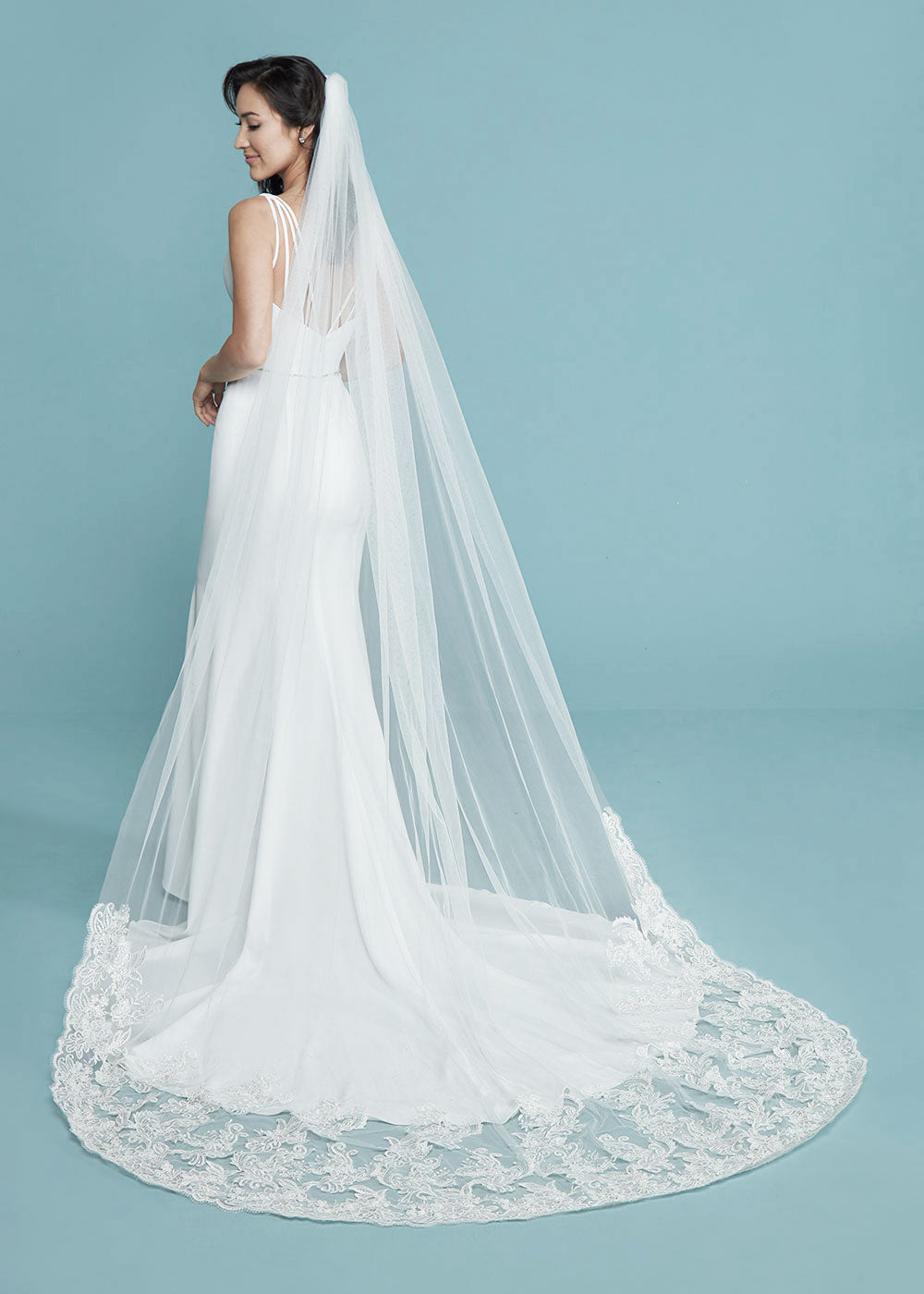 Arabella Veil - Elegant Bridal Veil for Weddings, Prom & Special Occasions | Perfect for Brides, Prom Dresses & Formal Events