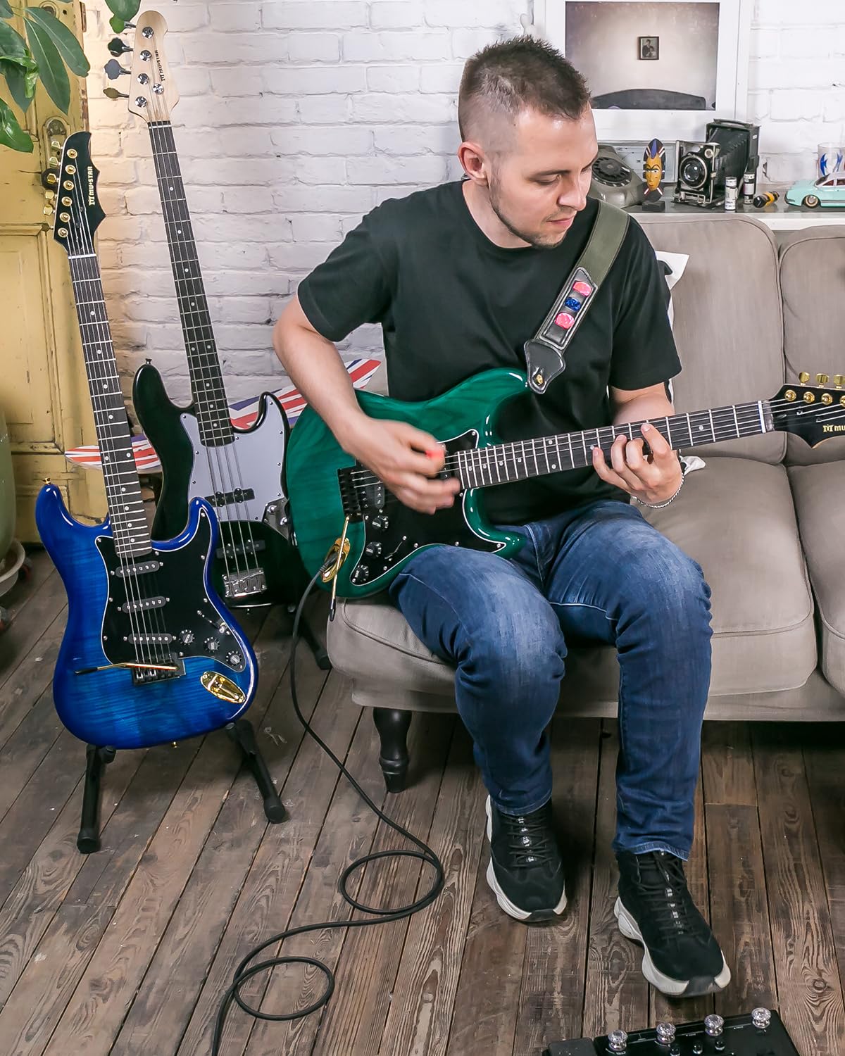 MUSTAR 39 Inch Full Size Solid Wood Electric Guitar Kit with 25W Amplifier - Beginner Electric Guitar Set Includes Gig Bag, Tuner, Capo, Strap, Cable & Picks - Perfect for Beginners, Practice, Performances & Birthday/Holiday Gifts (Blue)