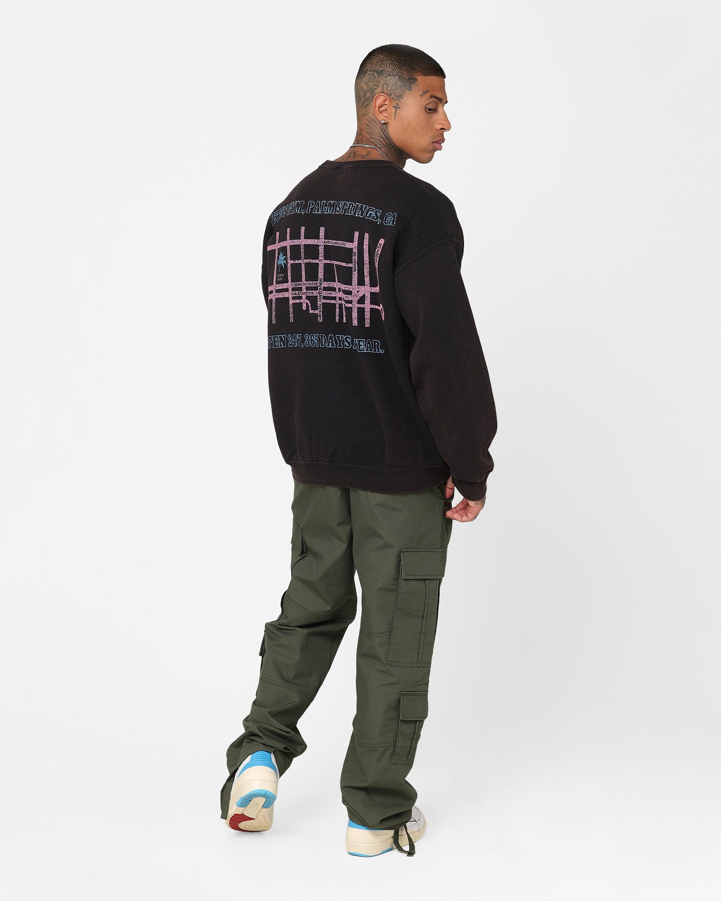 Vintage American Thrift Pete's Gym Crewneck Sweatshirt - Black | Retro Workout & Casual Wear for Men & Women