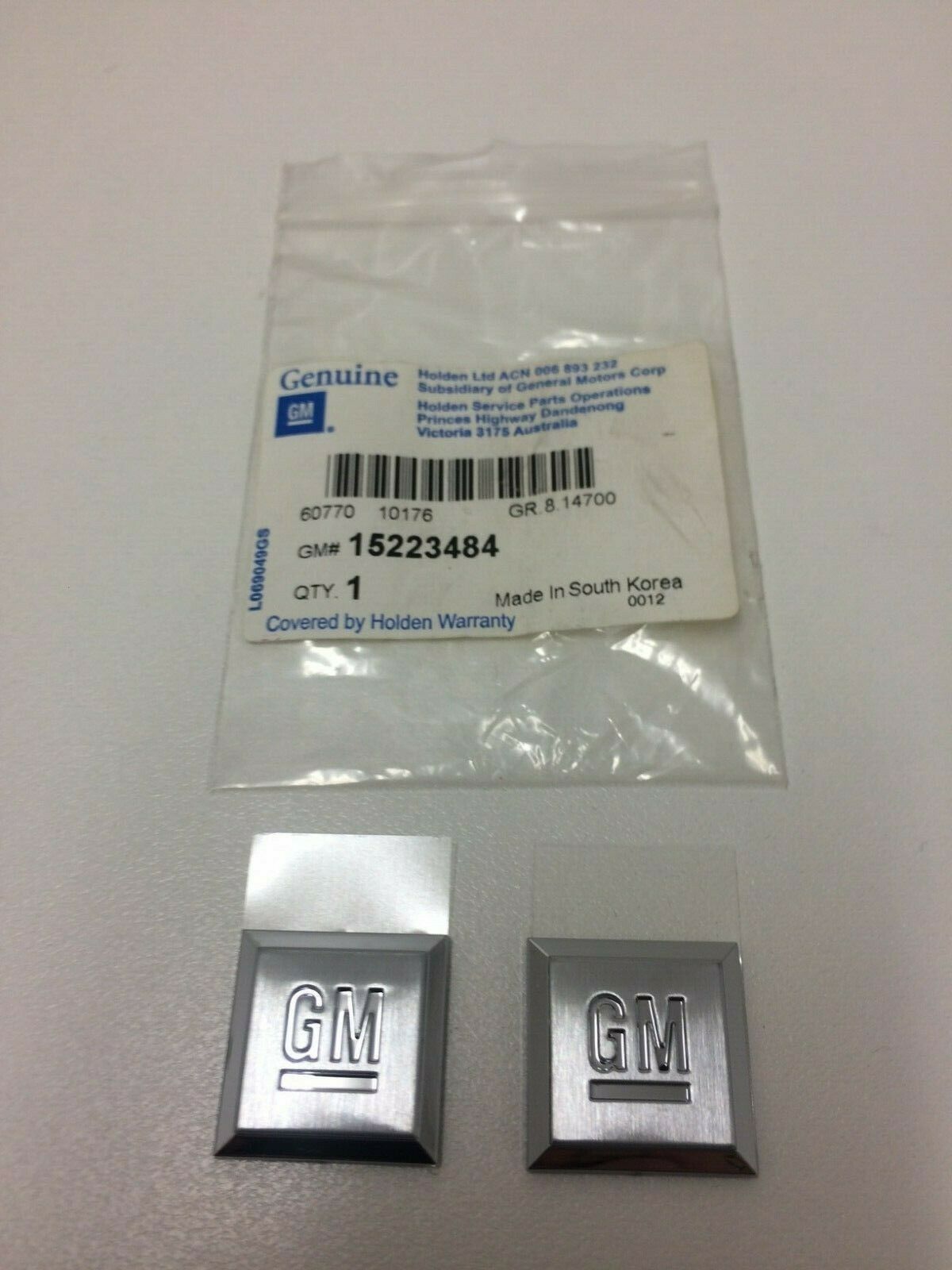 Genuine Pontiac G8 2007-2008 Front Fender Pair with GM Badges - Perfect Replacement for Car Restoration & Auto Body Repair