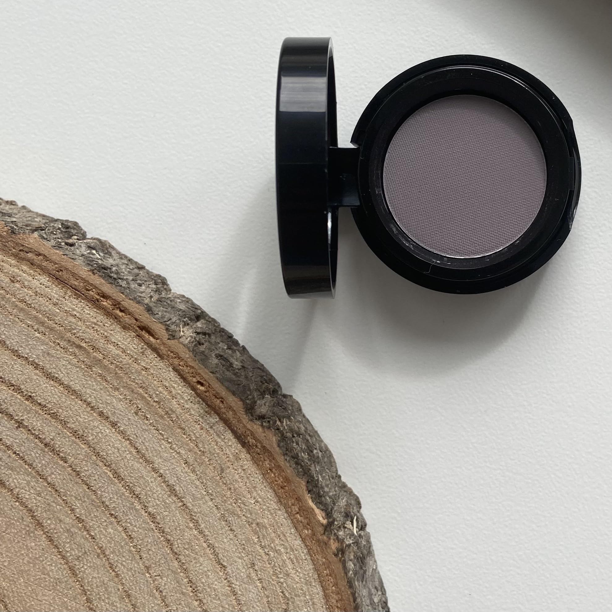 Hypoallergenic Vegan Eyeshadow for Sensitive Eyes - Long Lasting, Fragrance-Free & Allergy Certified Makeup (522 Grey Lady) | Perfect for Daily Wear & Special Occasions