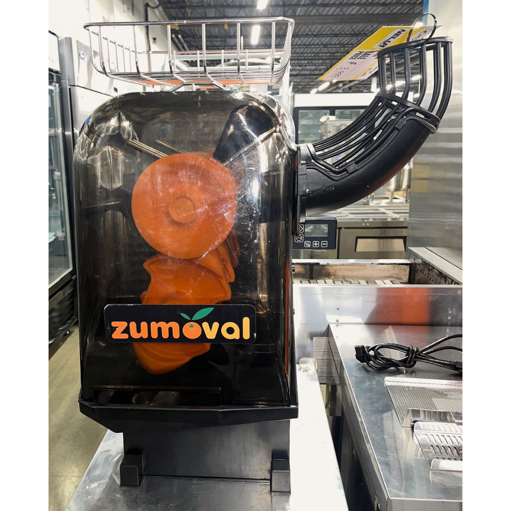 Zumoval Minimax Compact Citrus Juicer - Electric Orange Lemon Lime Squeezer, 15 Fruits/Minute, 39517 - Perfect for Breakfast Bars, Juice Shops & Healthy Home Kitchens