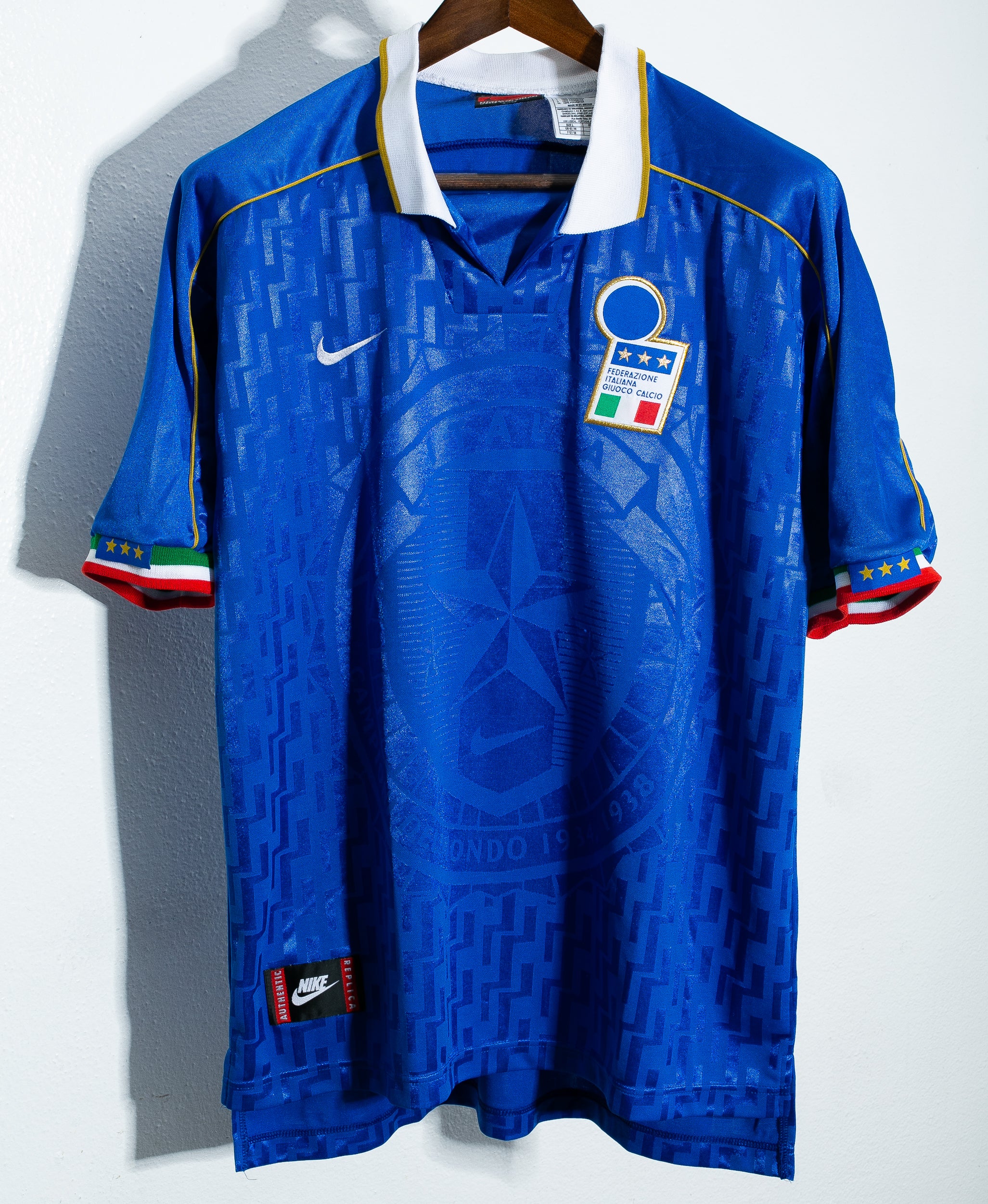1995 Italy Home Jersey - Authentic Retro Football Shirt (Size L) - Perfect for Fans, Collectors & Match Days