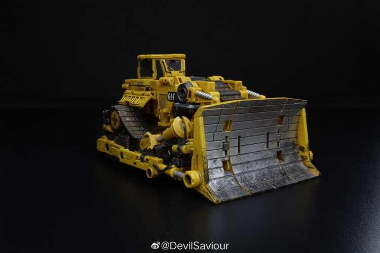 Devil Saviour DS 06 Sweeping Trouble Maker Combiner - Transformable Robot Toy for Collectors & Action Play | Perfect for Display, Gifts & Anime Fans