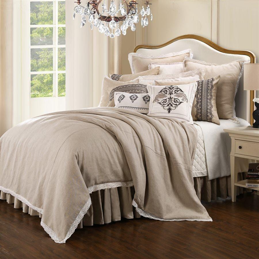 Charlotte Comforter Set - Queen Size Bedding Set with Pillow Shams, Soft Microfiber Comforter for All Seasons - Perfect for Master Bedroom, Guest Room & Dorm Decor