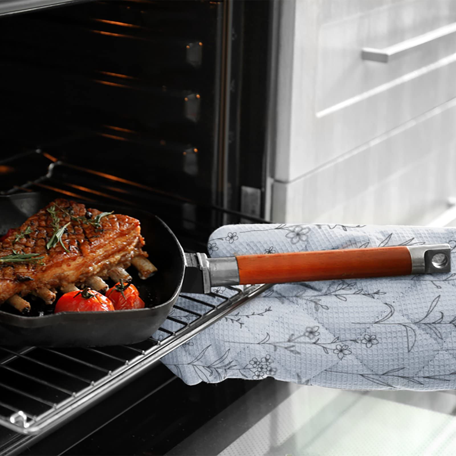 2-Piece Wild Flower Silhouette Oven Mitts & Pot Holders Set - Heat Resistant Gray Kitchen Gloves with Soft Cotton Lining & Non-Slip Surface - Perfect for Cooking, Baking, Grilling & BBQ (Hand Drawn Floral Design)