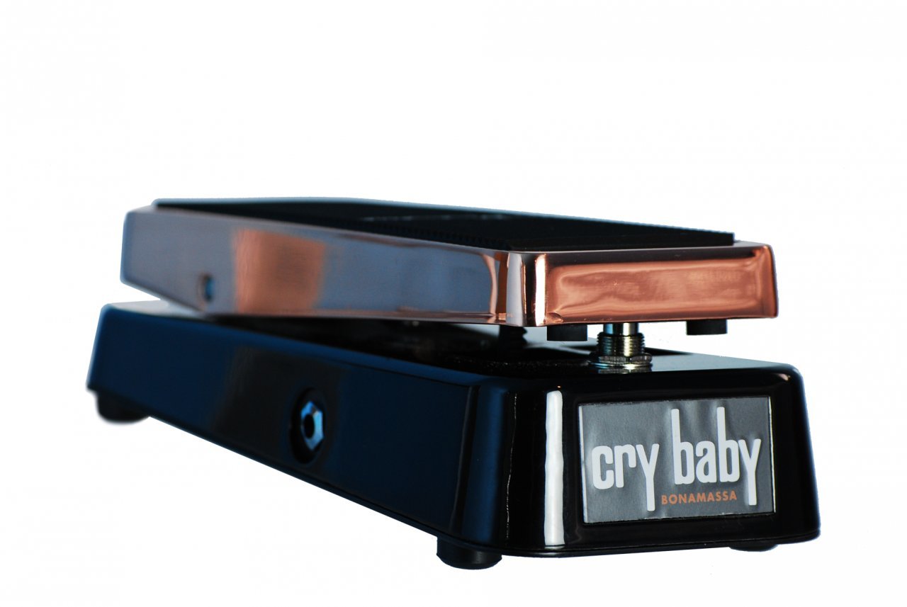 Dunlop Joe Bonamassa Signature Cry Baby Wah Wah Pedal - Premium Guitar Effects Pedal for Blues & Rock Musicians - Perfect for Live Performances & Studio Recording