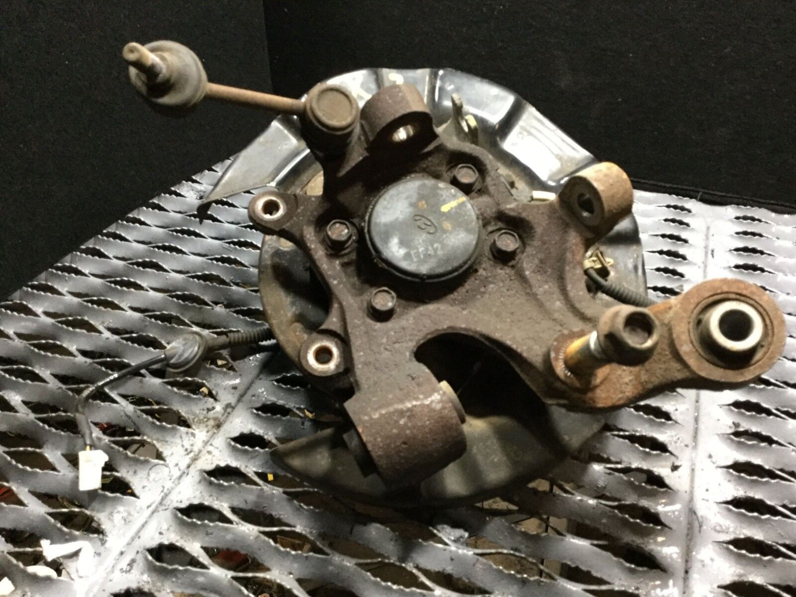 2006-2011 Hyundai Azera Left Rear Spindle Knuckle OEM Replacement Part - Perfect for Suspension Repair & Wheel Alignment