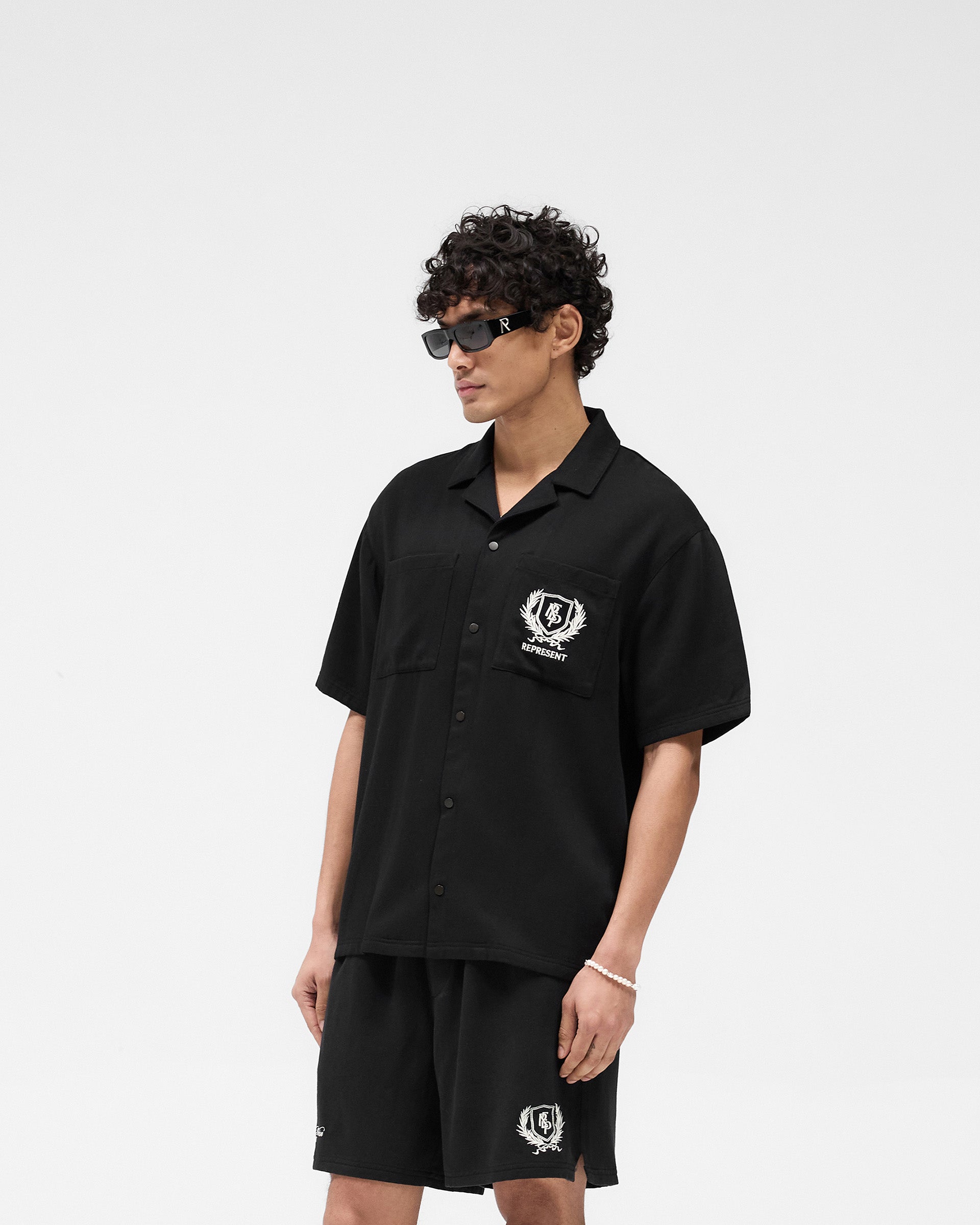 Represent Crest Shirt - Jet Black Men's Fashion T-Shirt | Streetwear & Casual Style for Everyday Wear
