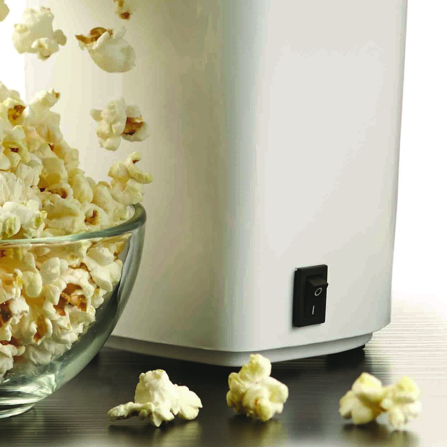 Brentwood PC-486W 8-Cup Hot Air Popcorn Maker Machine - Healthy White Popcorn Popper for Home, Movie Nights & Parties - Fast, Oil-Free, Low-Calorie Snack Maker