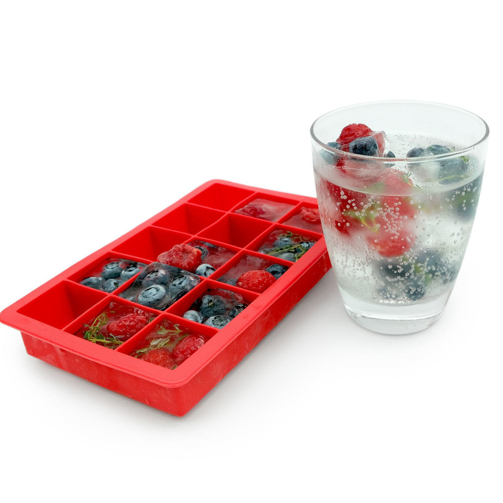 STARFRIT 092833 Silicone Ice Cube Tray with Lid - 15 Large Ice Cubes, BPA-Free Flexible Red Ice Mold for Cocktails, Whiskey & Beverages - Perfect for Home Bars, Parties & Kitchen Use