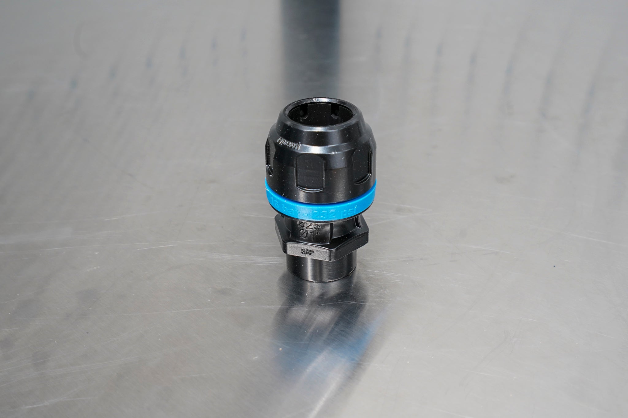 Prevost 3/4 NPT Female Threaded Straight Fitting for 1 Inch Pipe - Perfect for Plumbing, Hydraulic Systems & Industrial Applications