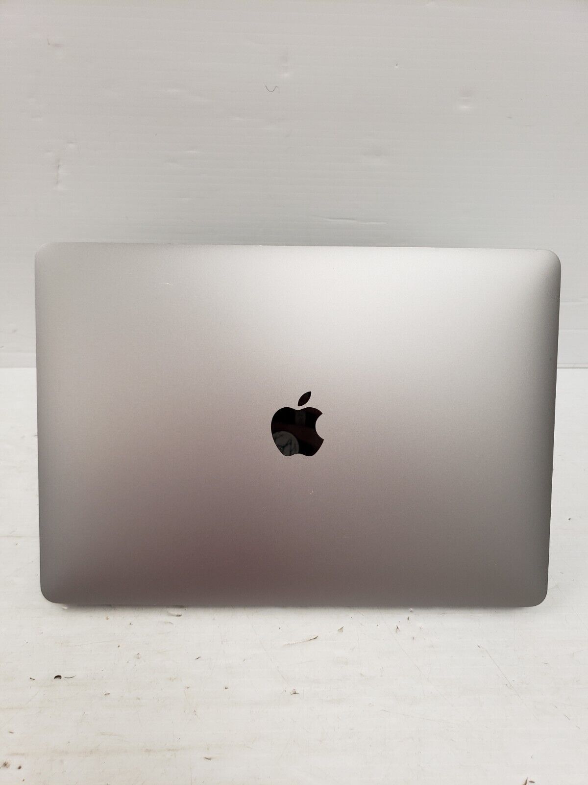 Apple A2337 MacBook Air 13-inch Laptop (2020) - M1 Chip, 8GB RAM, 256GB SSD - Lightweight & Powerful for Work, Study & Travel