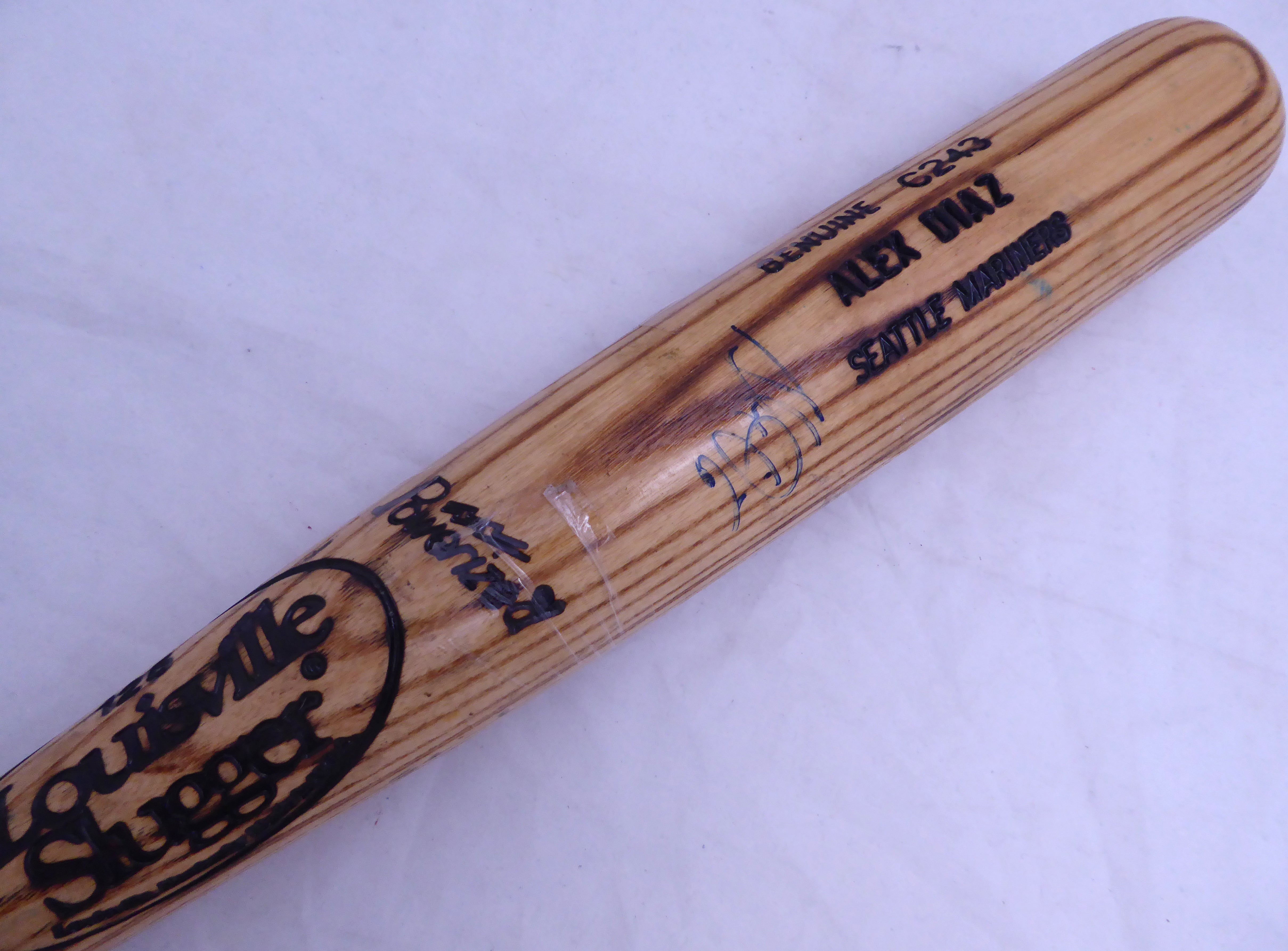 Alex Diaz Autographed 1995 Game Used Louisville Slugger Bat - Seattle Mariners Cracked Bat #214047 - Perfect for Baseball Memorabilia Collectors & Sports Fans Display