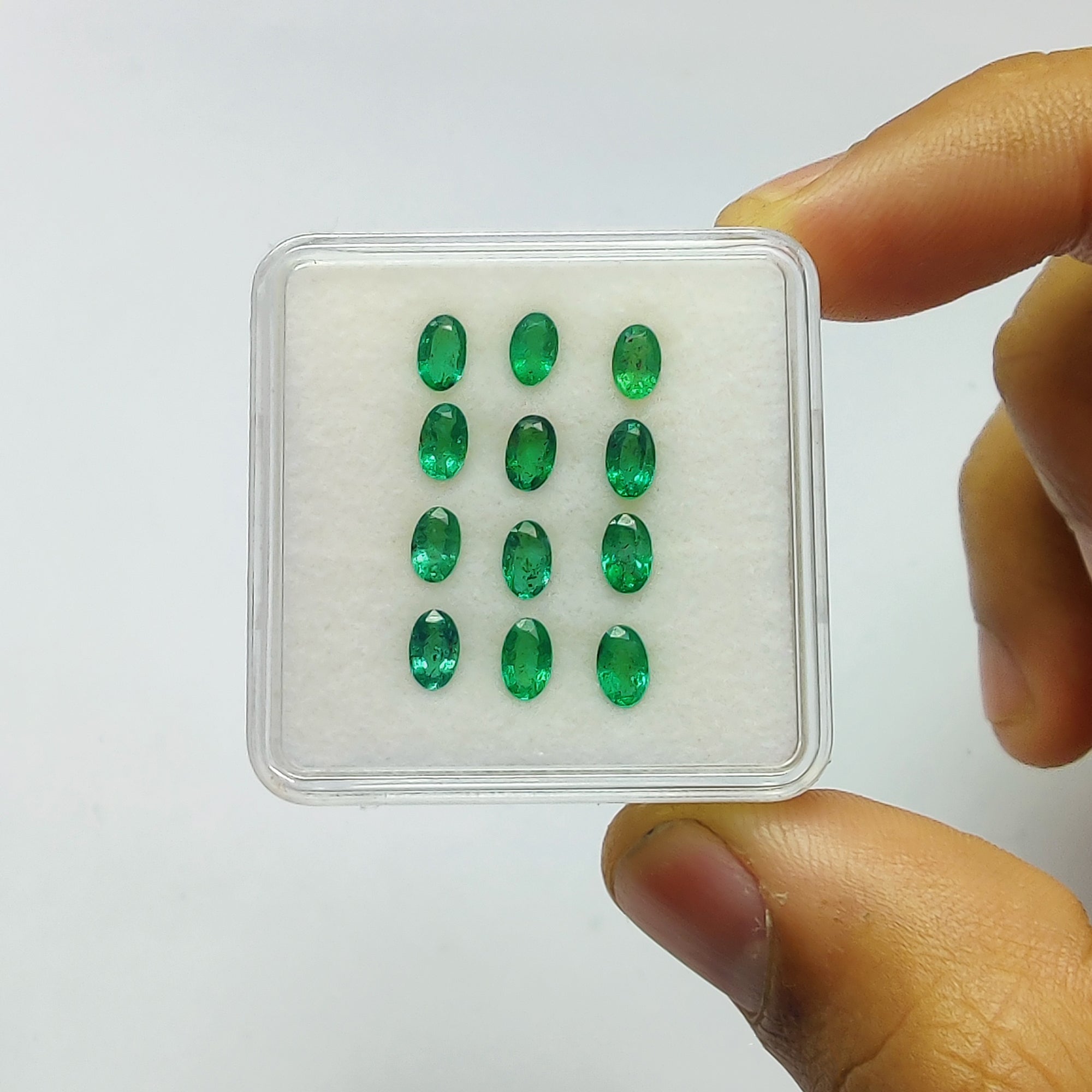 Natural Untreated Green Emerald Gemstone Set - 2.65cts Oval Cut 5x3mm (12pcs) | Jewelry Making, Engagement Rings & Luxury Gift Giving