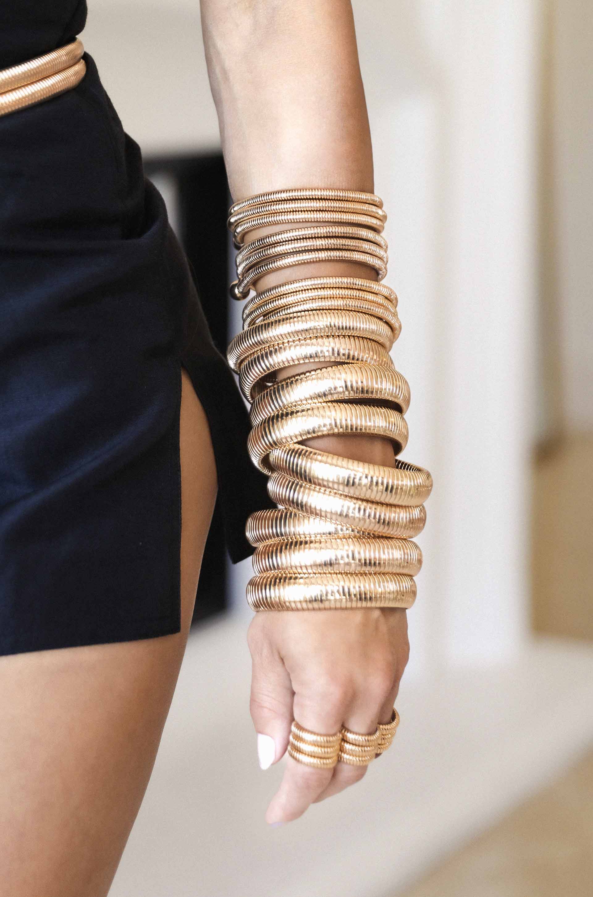 Flexible Snake Chain Stretch Bracelet Set for Women - Adjustable Stackable Boho Jewelry for Everyday Wear & Gift Giving