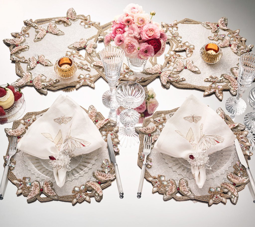 Elegant White & Blush Diamant Butterflies Table Runner - Perfect for Weddings, Bridal Showers & Boho Home Decor