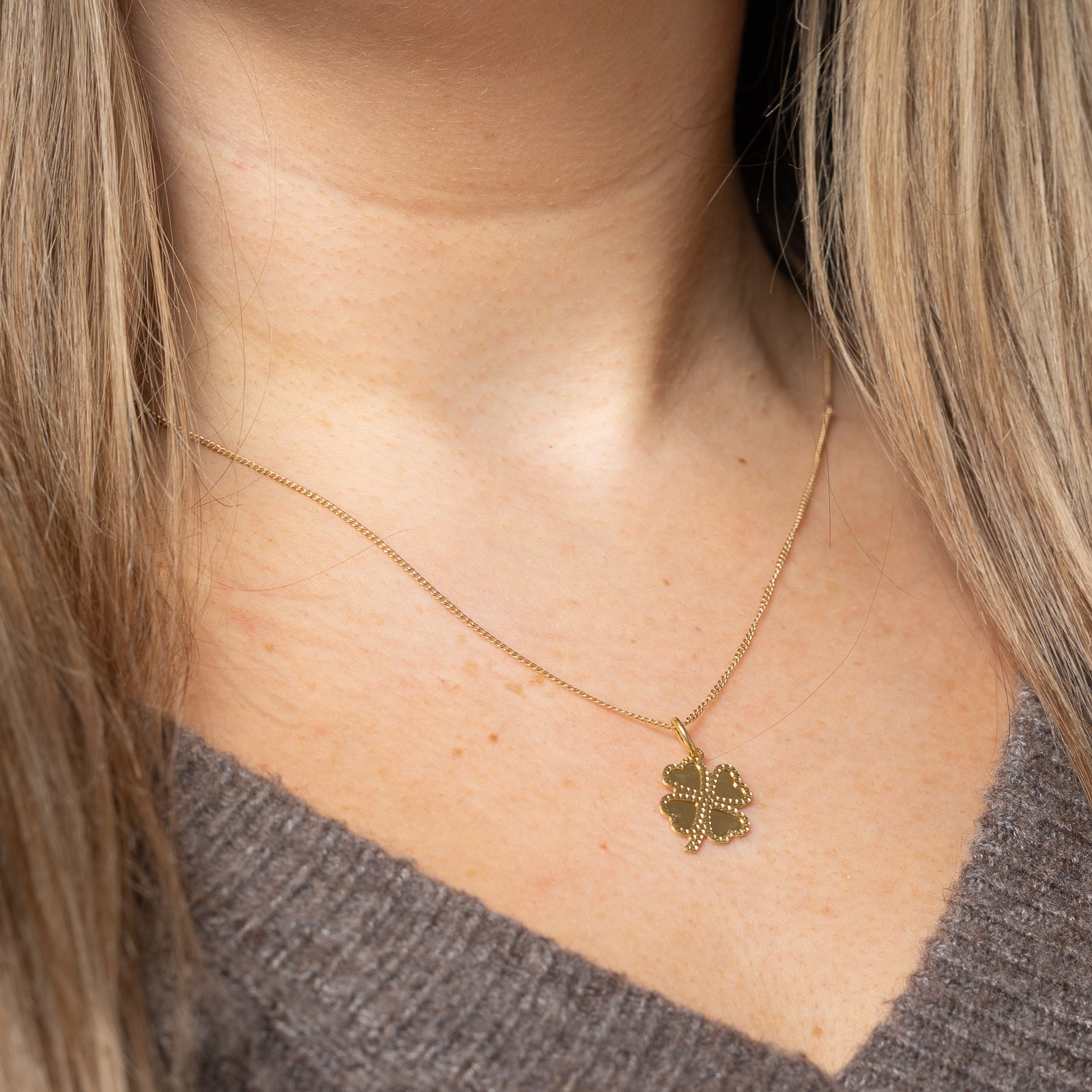 18K Yellow Gold Clover Charm Pendant Necklace for Women - Lucky Four Leaf Clover Jewelry Gift for Birthday, Anniversary & St. Patrick's Day | Perfect for Everyday Wear, Special Occasions & Irish-Themed Events