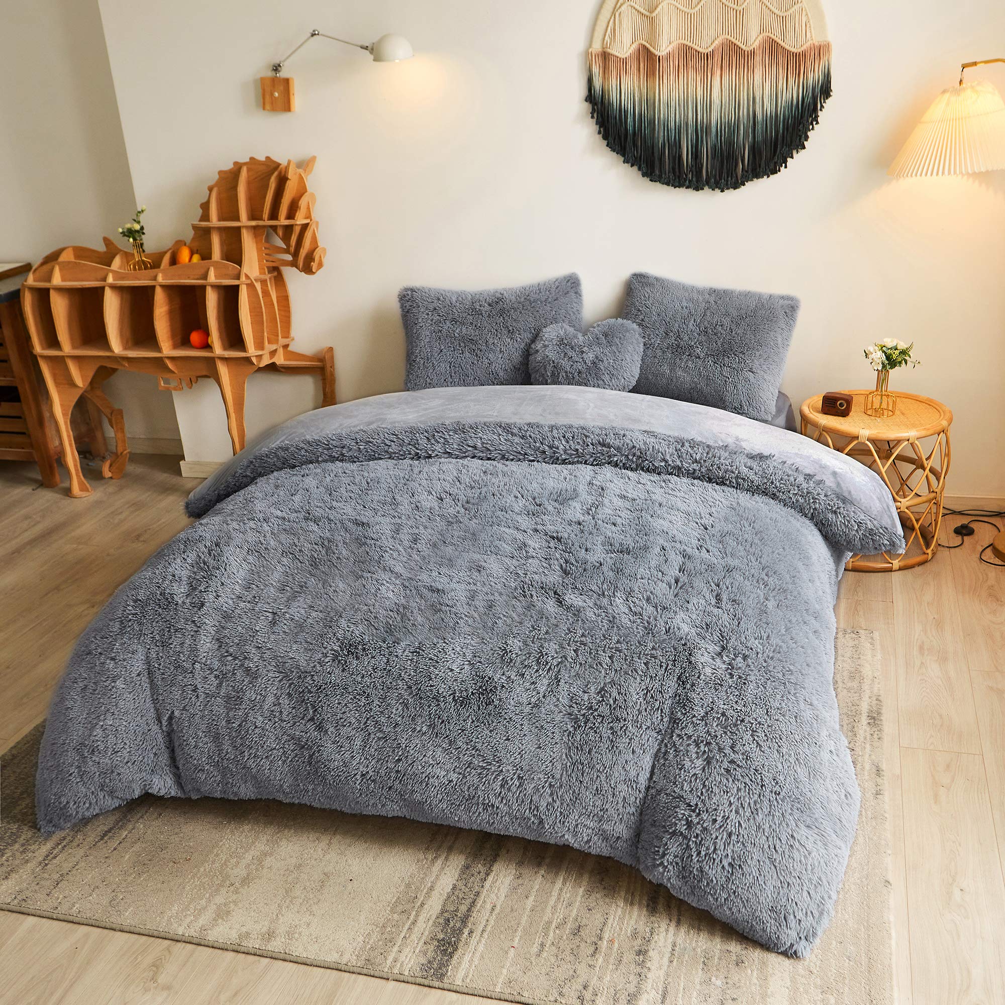 Luxury Shaggy Faux Fur Duvet Cover Set - Ultra Soft 2 Piece Fluffy Comforter Cover with Zipper Closure, Fuzzy Bedding Set (1 Plush Furry Duvet Cover + 1 Pillowcase) for Twin Size Bed in Light Grey - Perfect for Cozy Winter Nights and Stylish Bedroom Decor