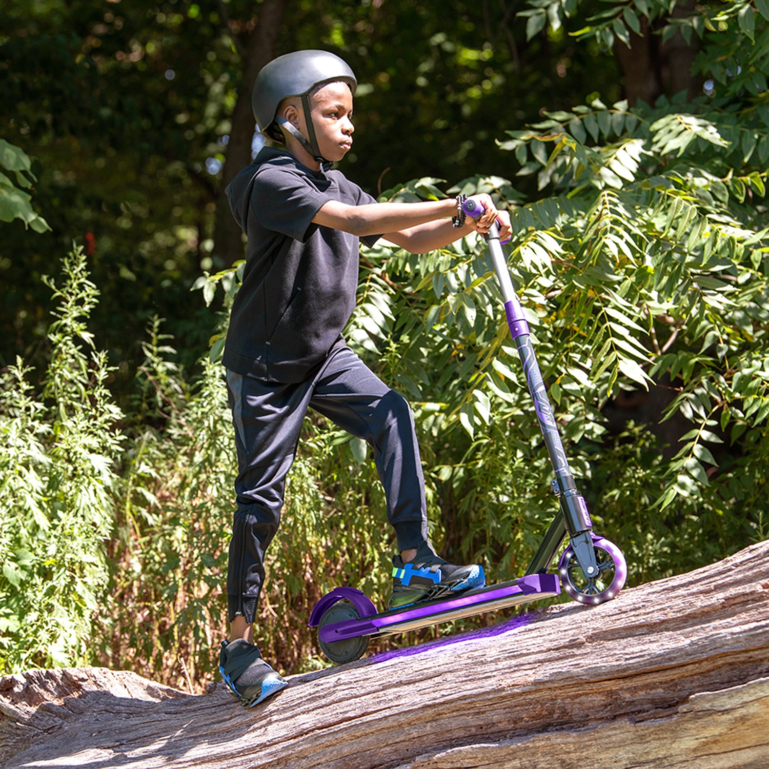 Marvel Black Panther Kids Electric Scooter - 3 Wheel LED Light Up Scooter for Boys & Girls Ages 5-12 - Perfect for Outdoor Play, Commuting to School & Neighborhood Adventures