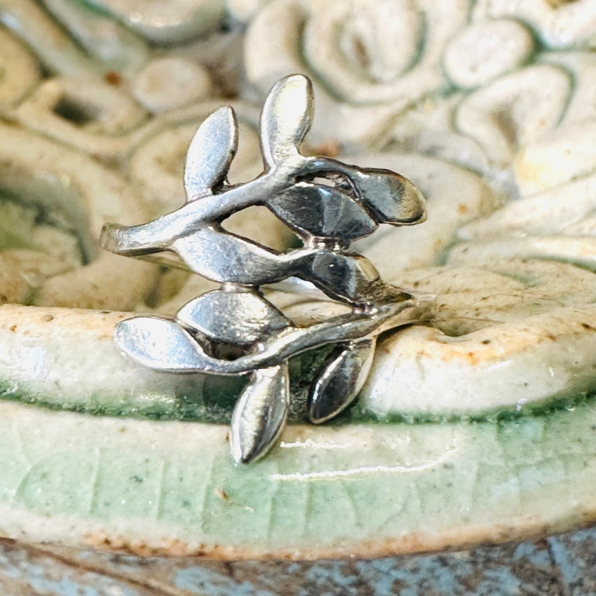 Sterling Silver Leafy Vine Ring for Women - Size 6 | Elegant Nature-Inspired Jewelry for Everyday Wear, Date Nights & Special Occasions