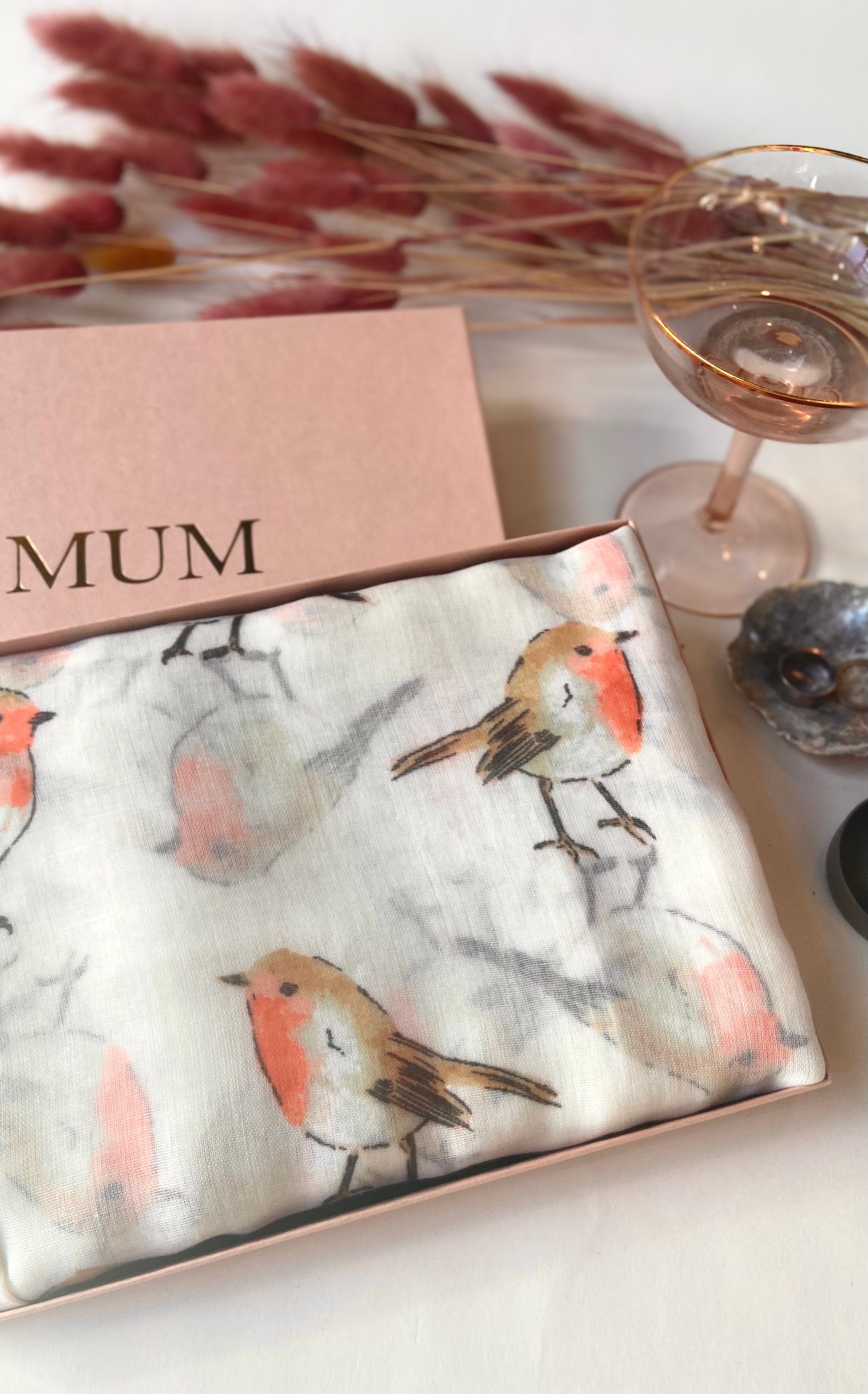 Personalized Robin Print Scarf - Soft Winter Fashion Accessory for Women - Perfect Gift for Bird Lovers, Christmas & Outdoor Activities