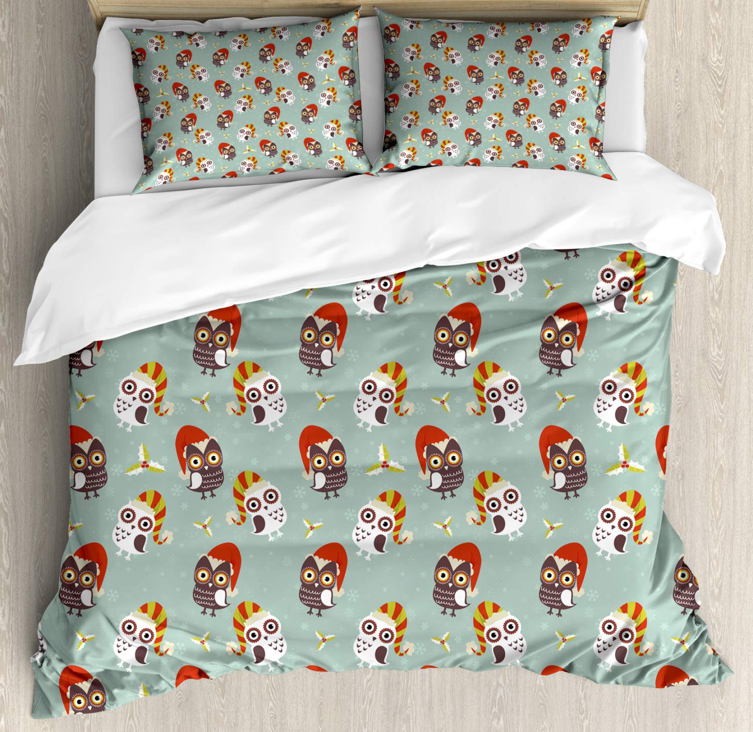 Ambesonne Christmas Duvet Cover Set - Festive Owls in Hats with Mistletoe & Snowflakes Design - 2-Pack Cal King Size Bedding Set (2 Duvet Covers & 4 Pillowcases) - Perfect for Holiday Bedroom Decor & Winter Home Styling