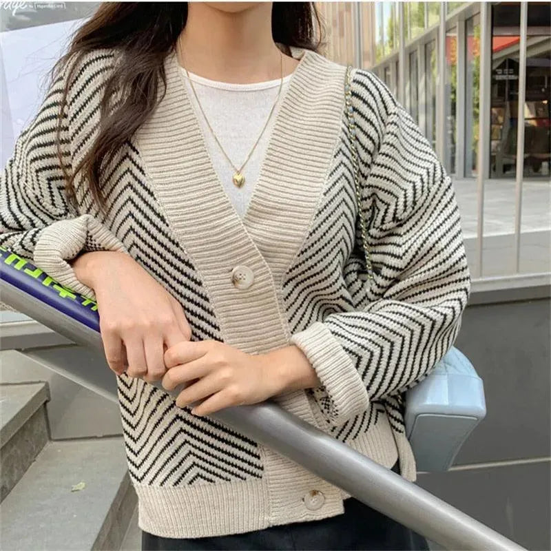 Stylish Striped Oversized Women's Cardigan Sweater - Cozy & Comfortable for Fall & Winter - Perfect for Casual Outfits, Layering, and Lounge Wear