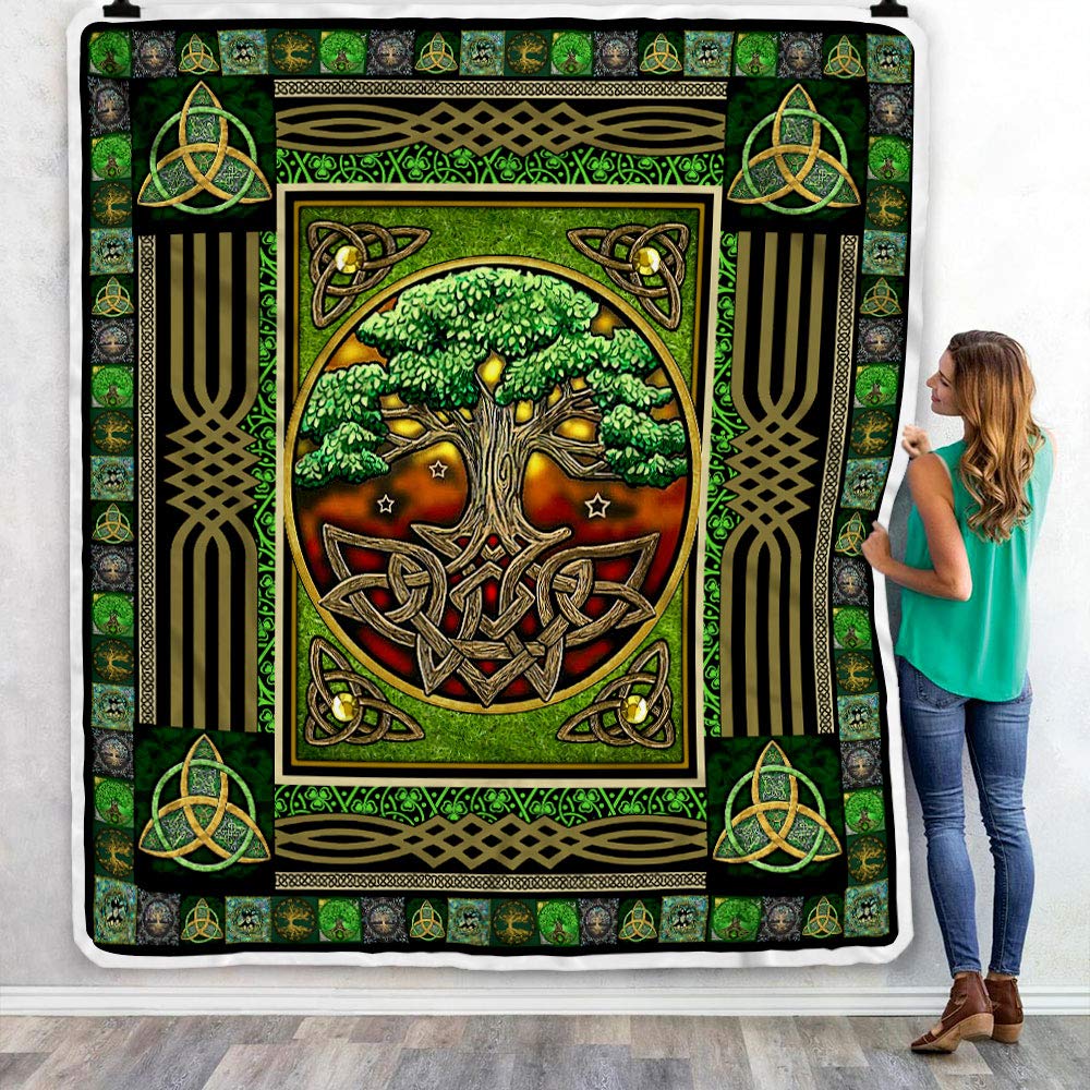 Irish Tree of Life Fleece Blanket 50x60 Inches - Celtic Knot Design Cozy Winter Bedding Set | St. Patrick's Day Gift for Mom, Dad, Teens & Family | Perfect for Bedroom, Sofa & Outdoor Camping