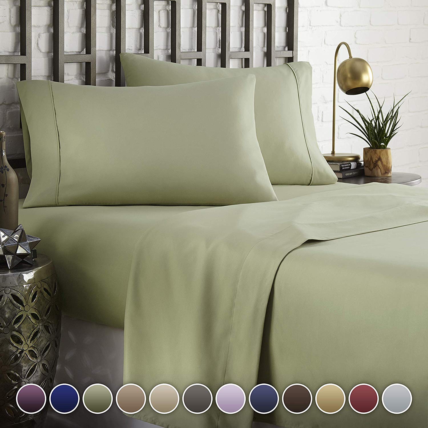 Luxurious 1800 Thread Count Egyptian Cotton Queen Sheet Set - 6 Piece (1 Fitted, 1 Flat, 4 Pillowcases) for 10-12