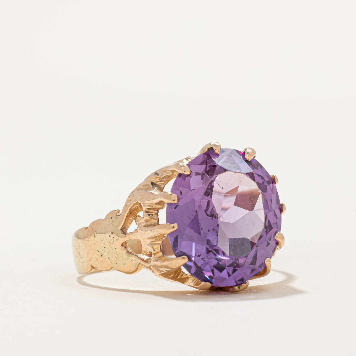 8.00ct Synthetic Color Changing Purple Sapphire Ring - Size 11 | Elegant Jewelry for Weddings, Anniversaries & Special Occasions