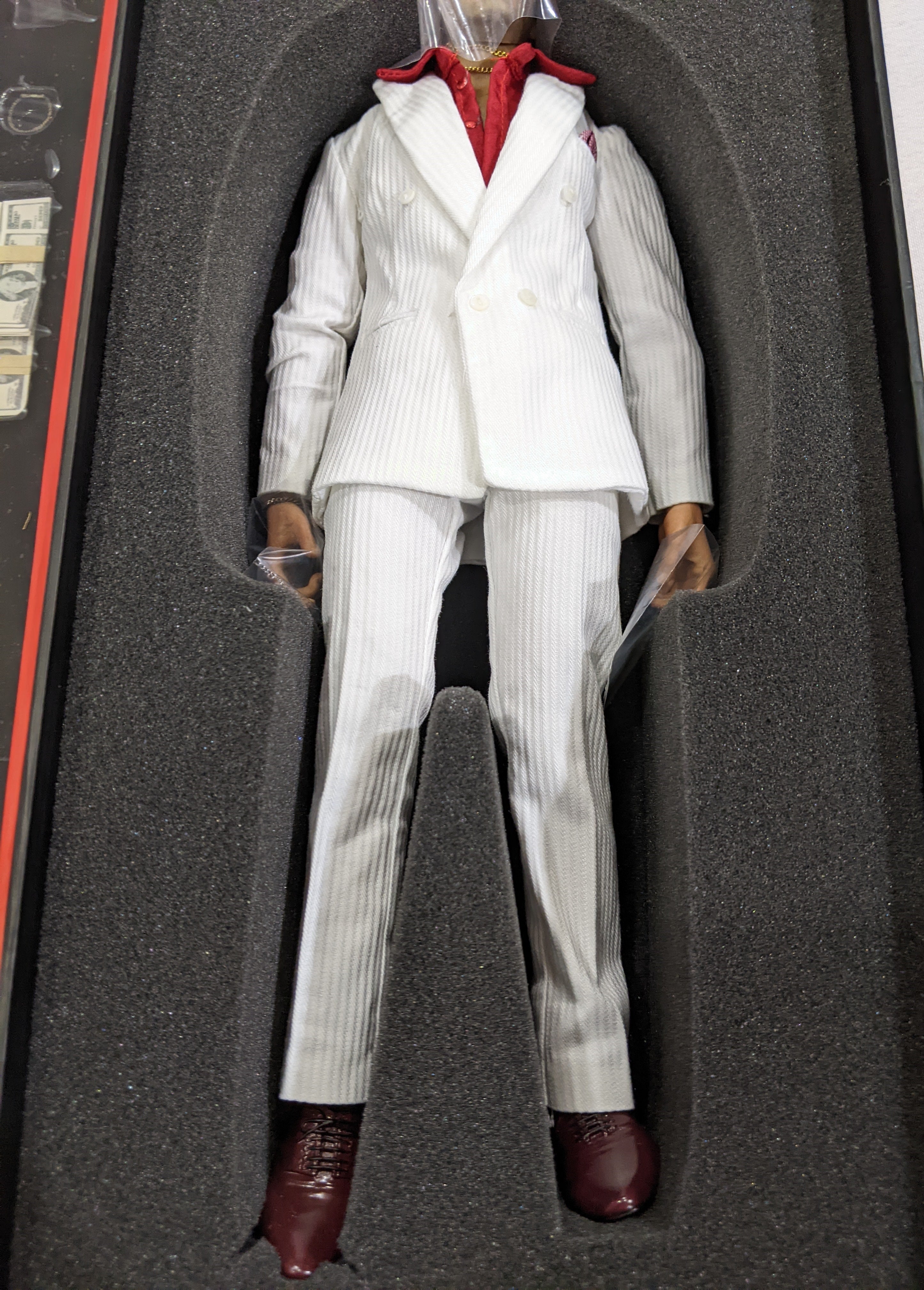 Enterbay Real Masterpiece 1/6 Scarface Tony Montana The Respect Version - Highly Detailed Sixth Scale Collectible Action Figure with Open Box - Perfect for Movie Fans and Collectors Display