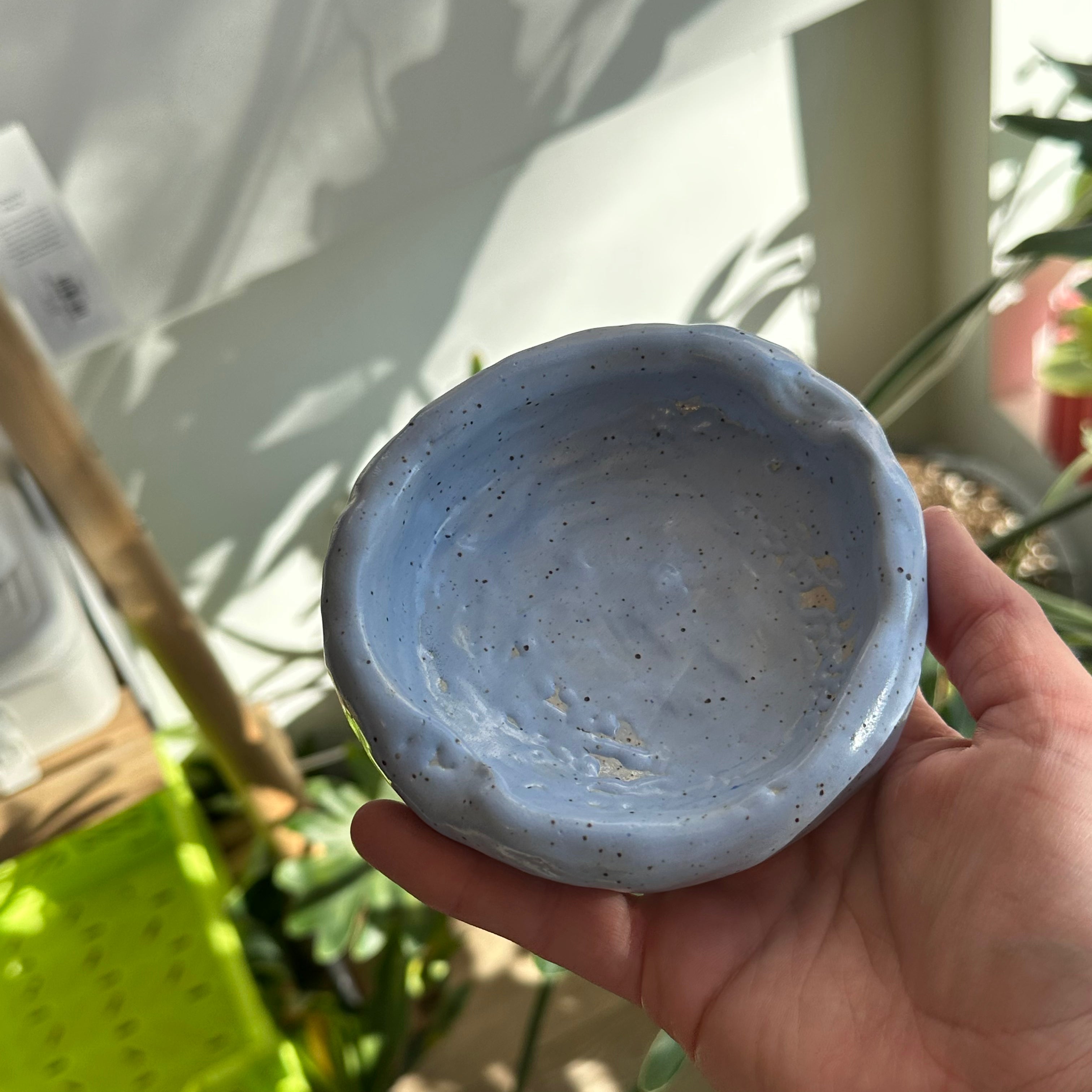 Blue Blob Ashtray - Modern Silicone Smoking Accessory for Cigarettes & Cigars | Perfect for Home, Office, or Outdoor Use