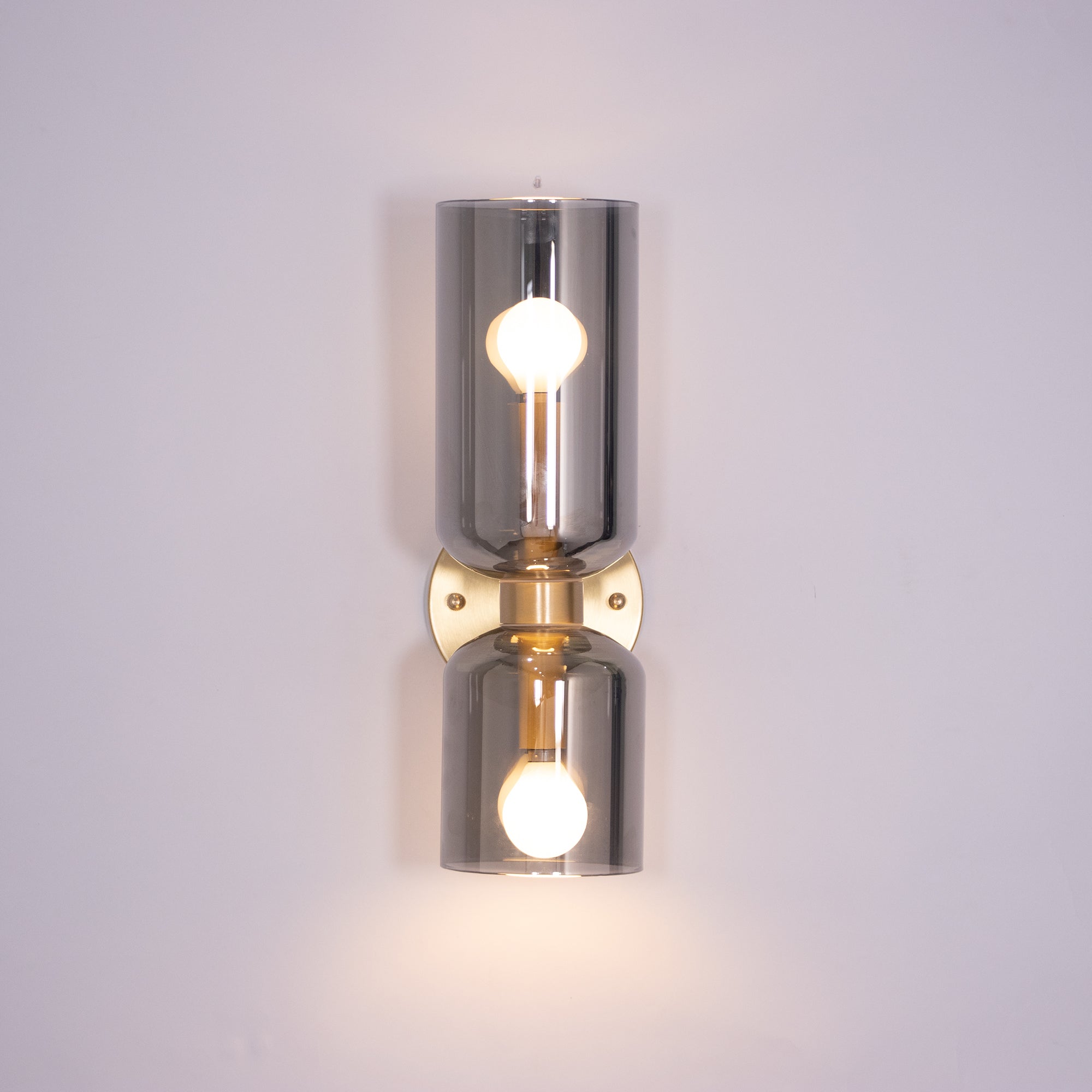 Edie Wall Lamp - Modern LED Sconce Light for Bedroom, Living Room & Hallway - Dimmable Plug-in Wall Light Fixture with Adjustable Arm - Perfect for Reading, Decor & Ambient Lighting