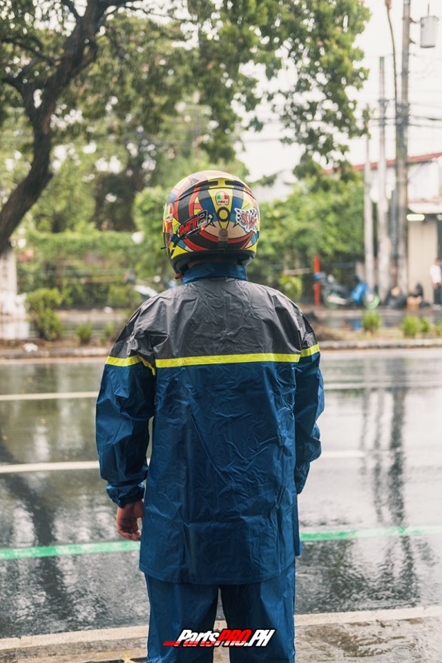 Waterproof Raincoat with Hood - Lightweight & Windproof Outdoor Jacket for Hiking, Camping & Daily Commute