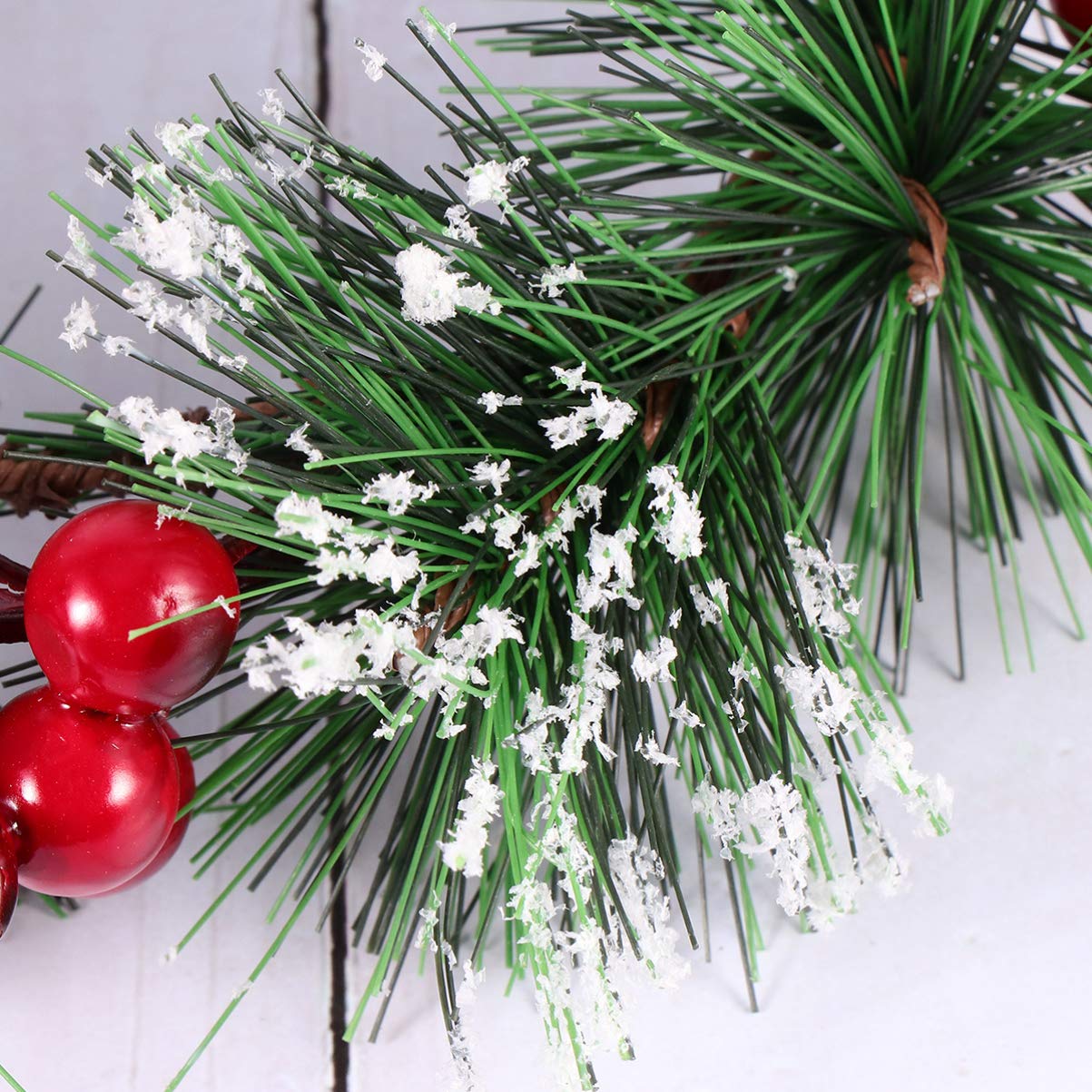 BESPORTBLE Traditional Christmas Advent Wreath Candle Holder with Red Berries & Pine Needles - Festive Holiday Table Decor for Home, Church & Office Celebrations (Red)