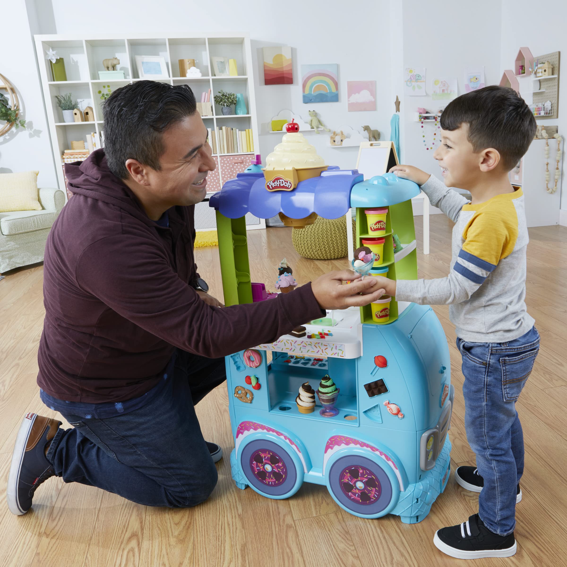 Play-Doh Ultimate Ice Cream Truck Playset - Pretend Play Toy for Kids Ages 3+ - Creative Fun with Modeling Clay for Birthday & Party Activities