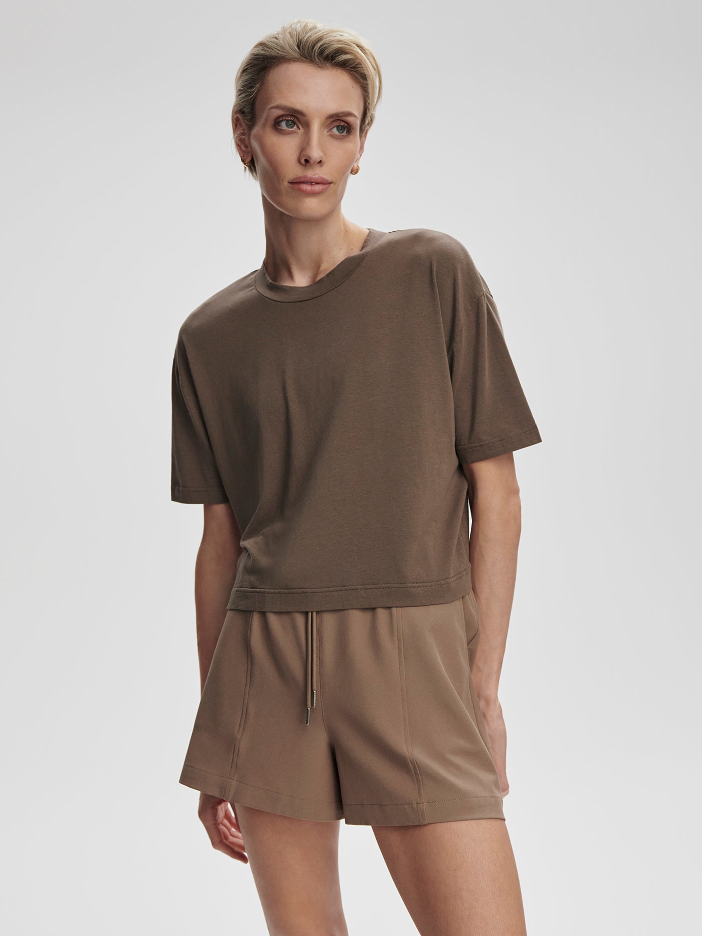 Varley Venice Easy Tee - Soft Cotton Women's T-Shirt in Chocolate Brown | Casual Wear, Layering & Everyday Comfort