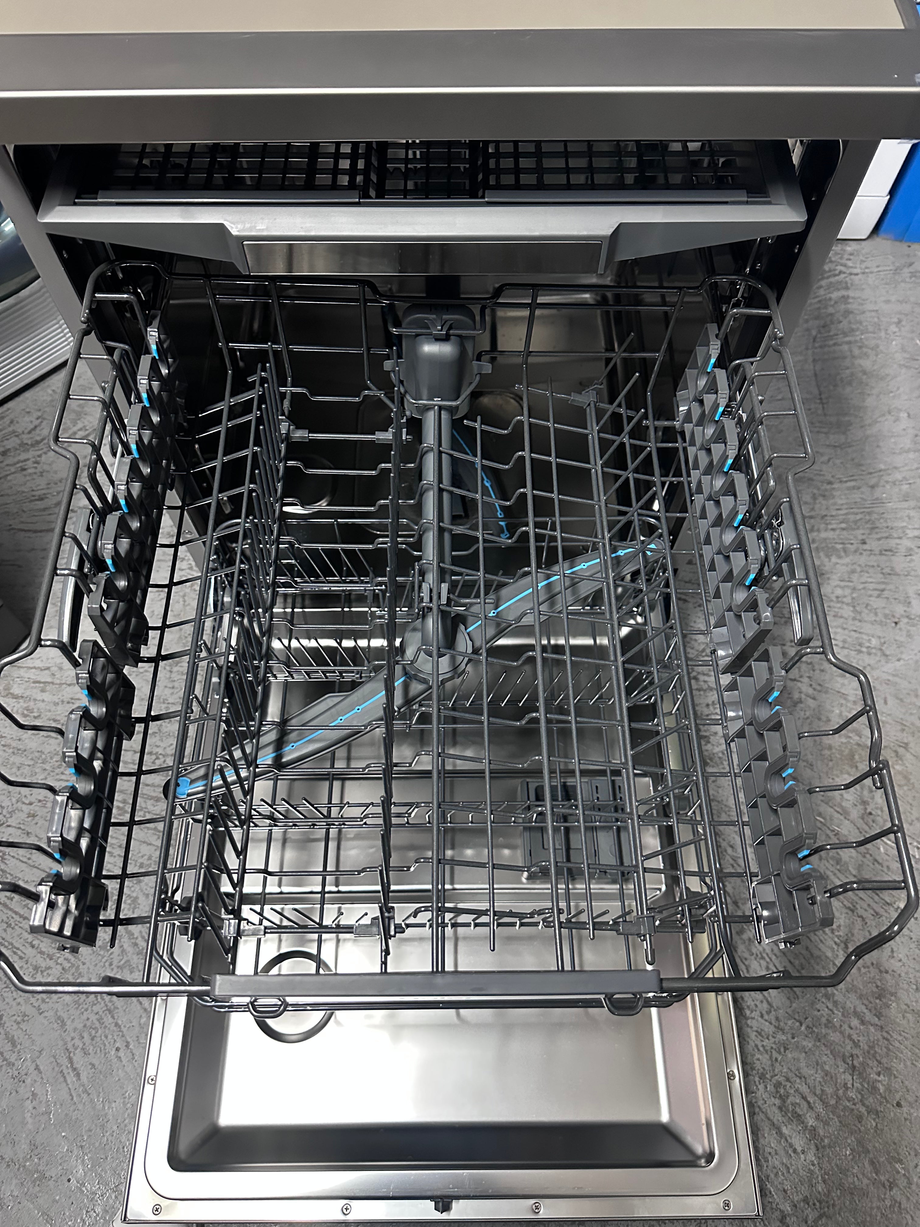 Haier HDW15F3S1 15 Place Setting Freestanding Dishwasher in Stainless Steel - Factory Refurbished | Perfect for Large Families & Entertaining Guests