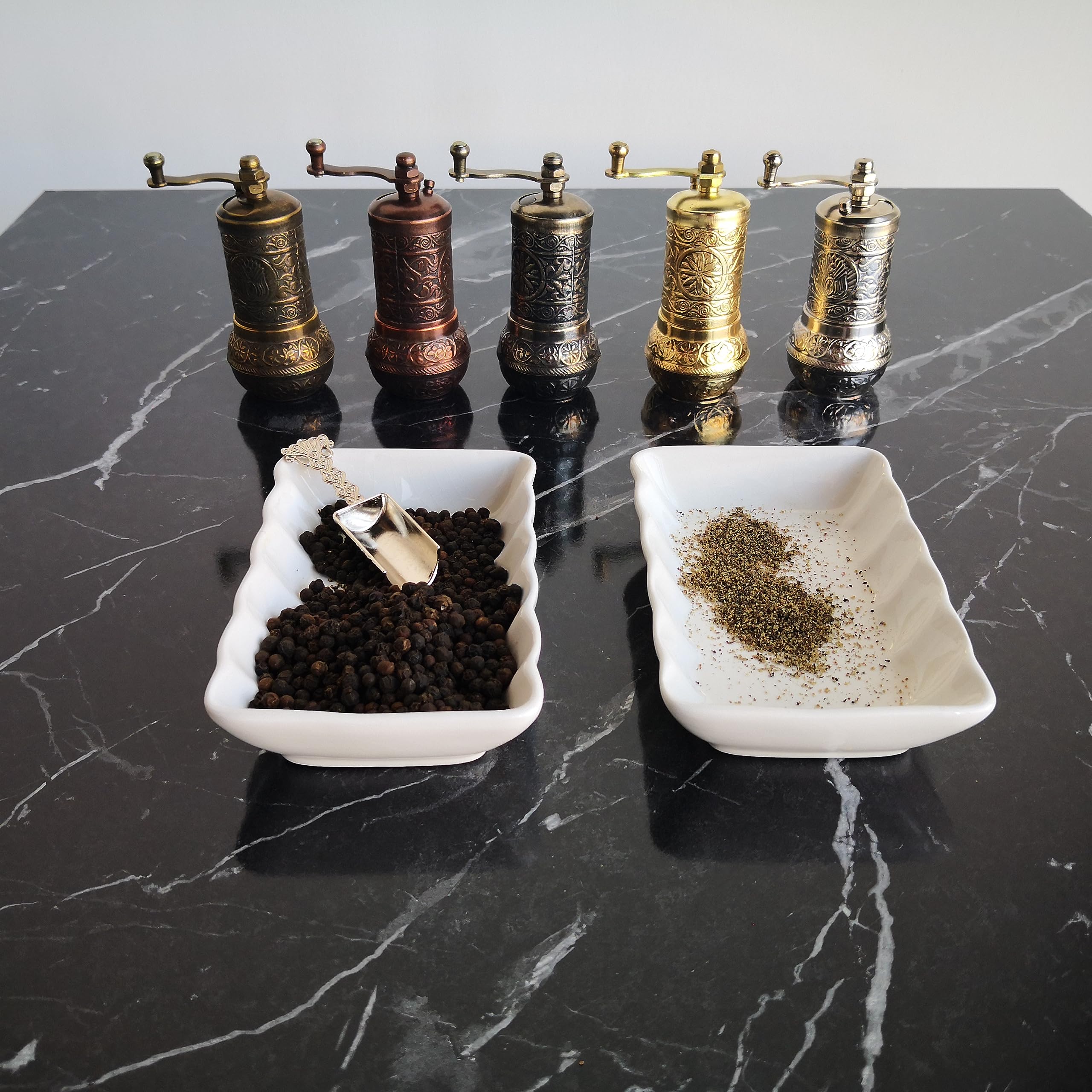 Premium Gold Pepper Mill - Manual Adjustable Spice & Coffee Bean Grinder for Kitchen, Dining & Gourmet Cooking - Perfect for Freshly Ground Pepper, Salt & Spices