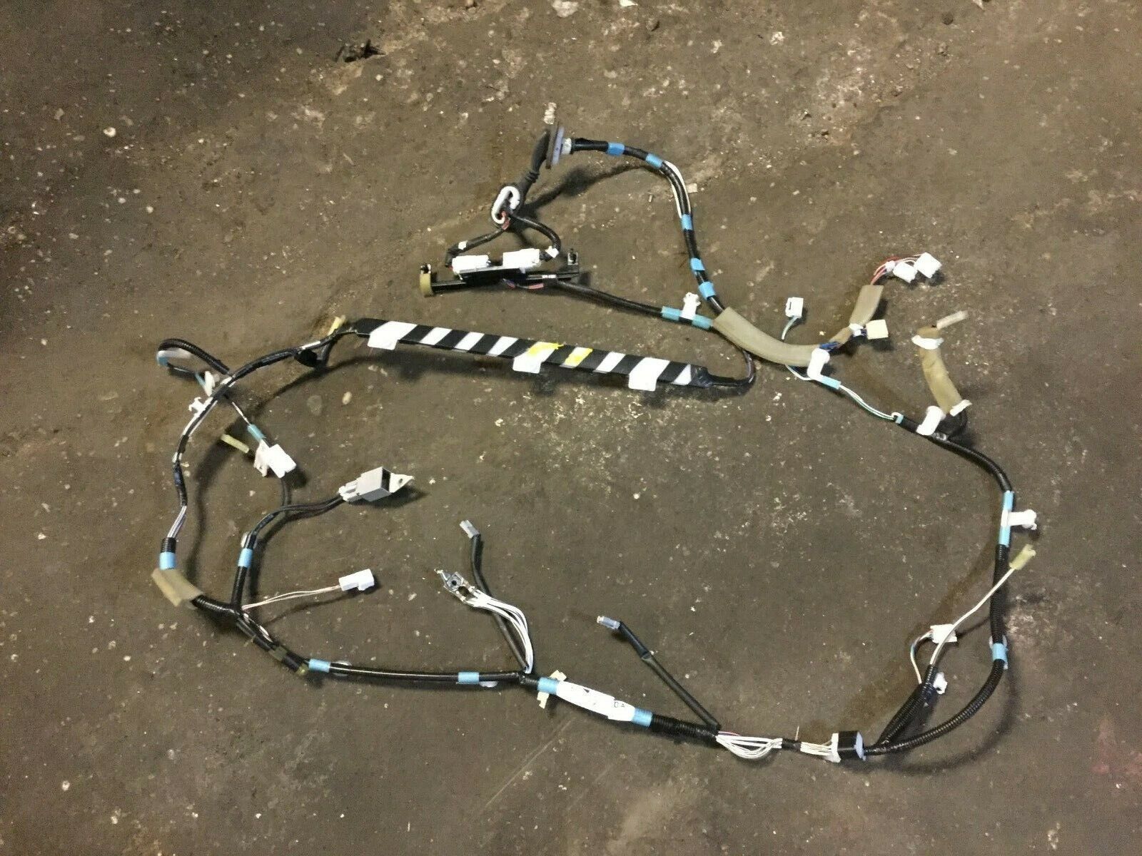 2005-2009 Toyota Prius Trunk Lid Wiring Harness OEM Replacement - Compatible for Rear Tailgate Electrical Repair & Maintenance