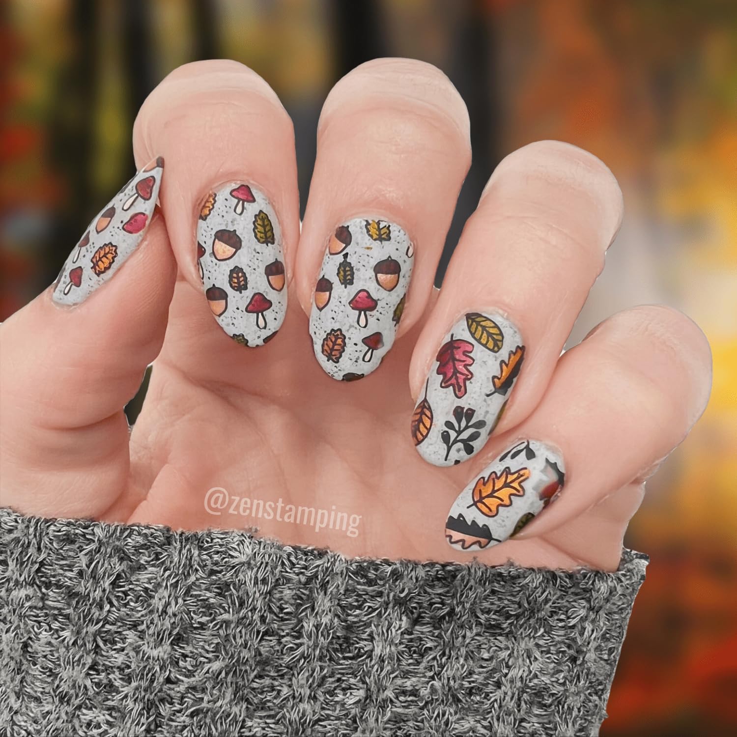 Maniology Falling Leaves Nail Stamping Plate - Oak & Maple Leaf Designs for Autumn Nail Art | DIY Fall Manicure Kit | Perfect for Halloween, Thanksgiving & Seasonal Nail Designs