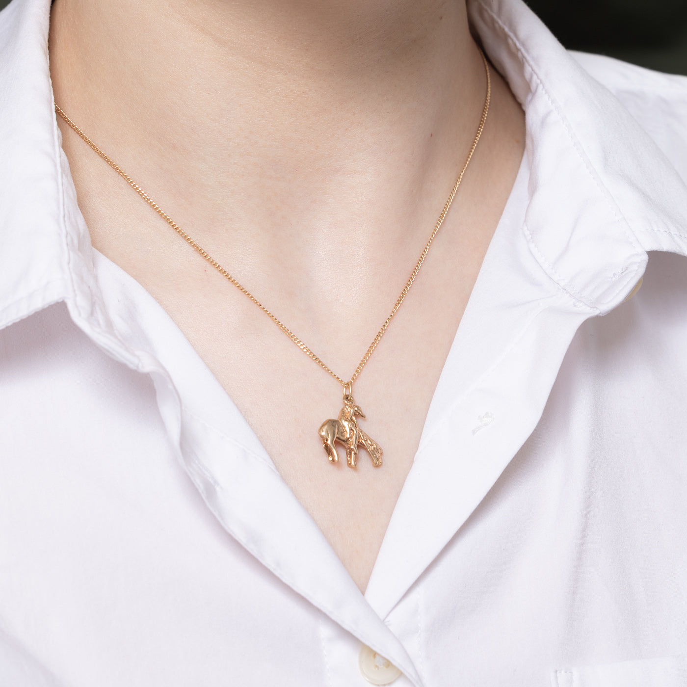 10K Yellow Gold Knight & Horse Charm Pendant - Elegant Jewelry for Men & Women - Perfect for Gifts, Medieval Lovers & Equestrian Enthusiasts - Wear to Parties, Weddings & Special Occasions