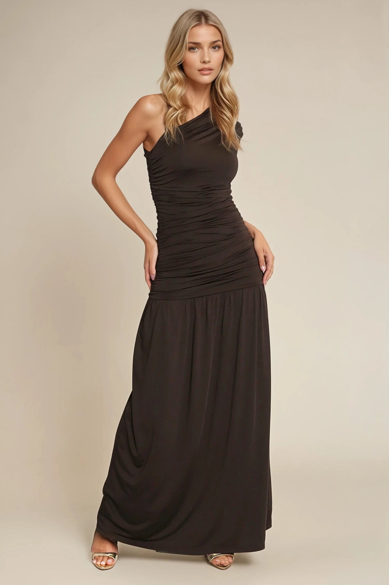 Elegant Brown One Shoulder Ruched Maxi Dress for Women - Perfect for Beach Vacations, Evening Parties & Summer Weddings